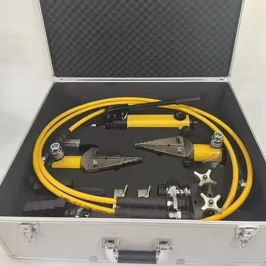 Набор гидравлических сепараторов ENERPAC FSH-14H включая ручной гидравлический насос P142 два FSH-14 с 3 гидравлическими шлангами