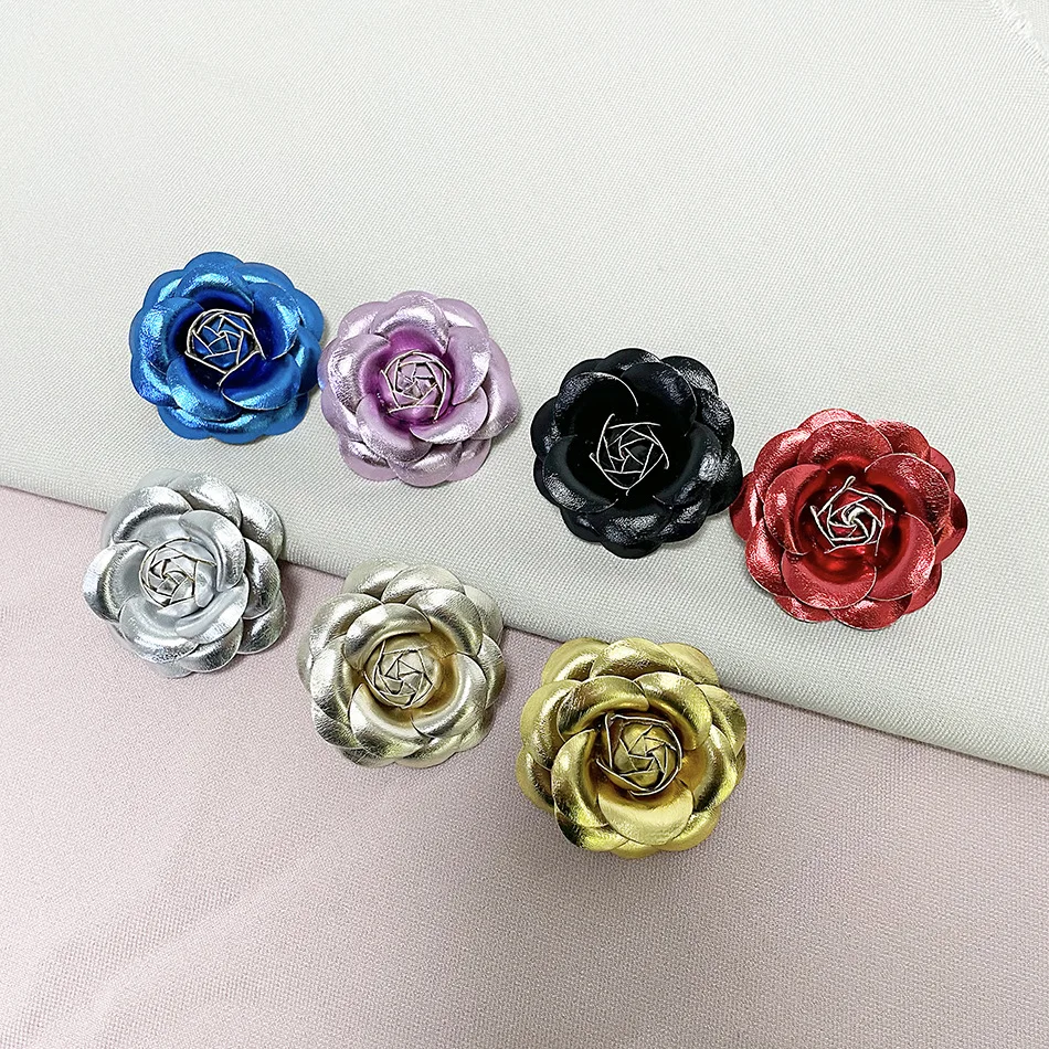 Delicate PU Camellia Flower Brooches Pin for Women Wedding Party Dance Banquet Dress Suit Clothes Lapel Pins Brooch Jewelry Gift