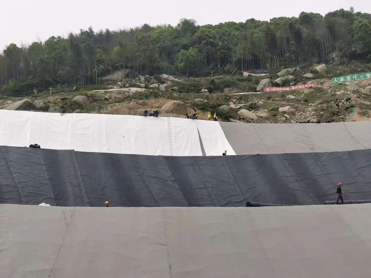 Geomembrane Fish Pond Liner for Small Ponds, Fish Ponds, Streams Fountains and Garden Waterfall