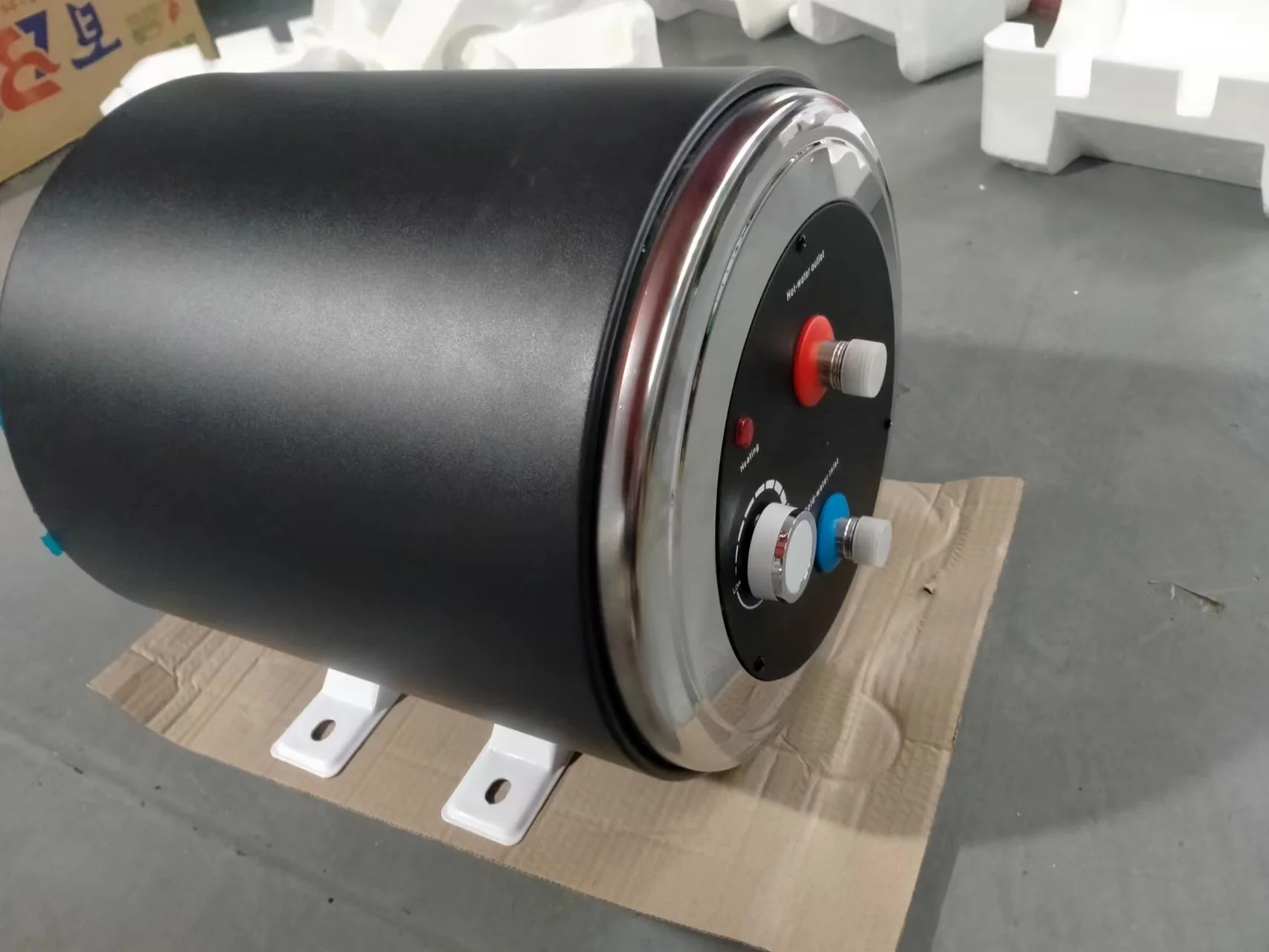 Factory high  quality 10L 12V  200W portable black tanks  rv water heater for caraven