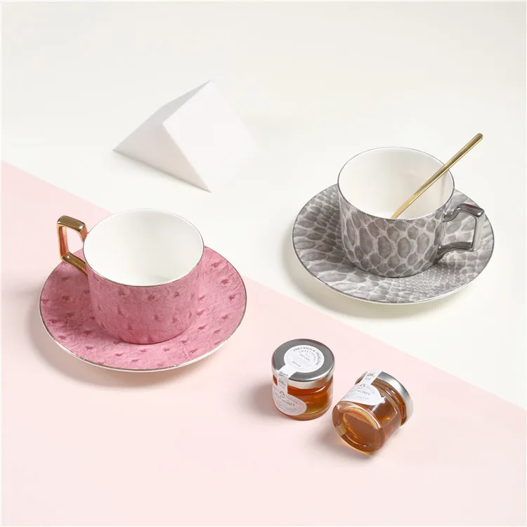 Low MOQ pink color gold rimmed cappuccino coffee cups / wedding cup saucer set