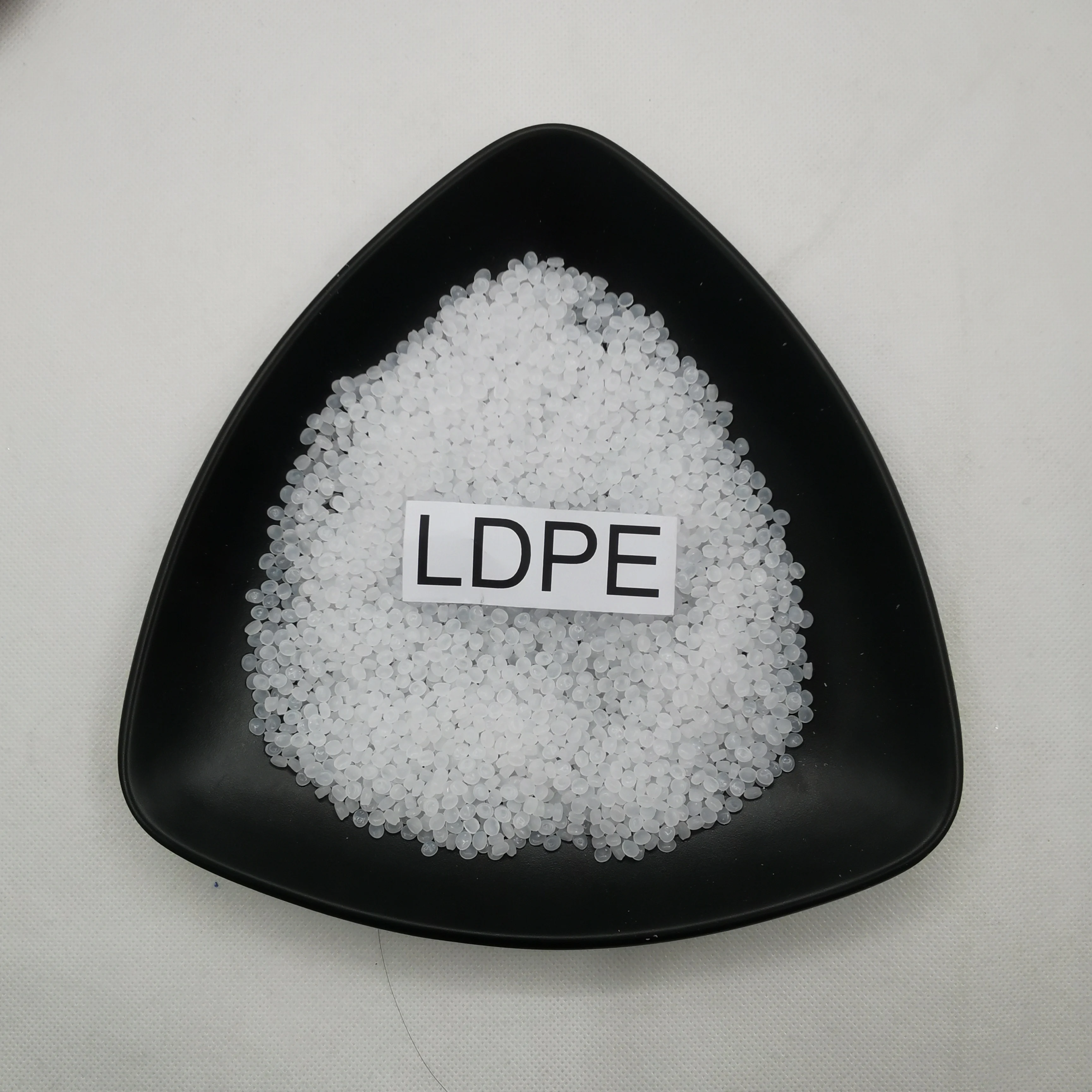 LDPE 2426H пленка для инъекций порошок низкой плотности Полиэтиленовая Смола гранулы упаковки пищевых продуктов