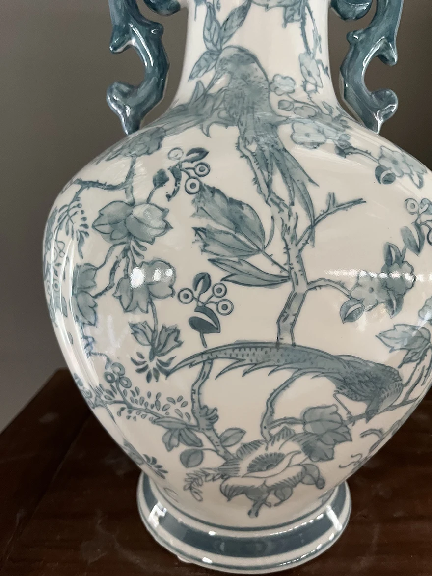 Very Fine Antique Chinese Cloisonne Vase An extremely rare and important blue and white porcelain vase