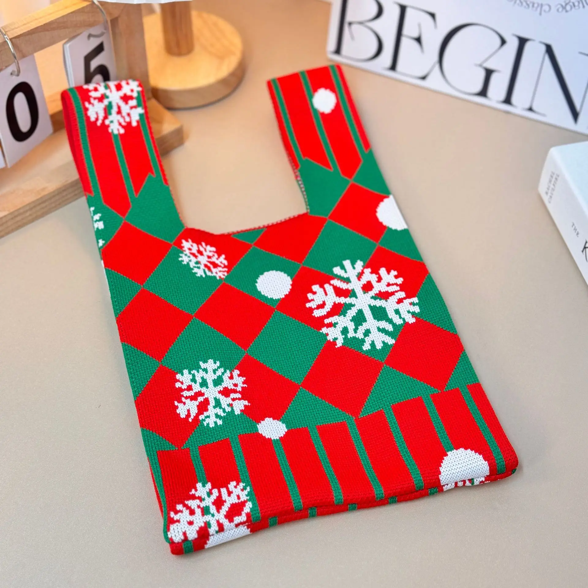 2025 Christmas Fashion Crochet Vest Knit Tote Bag Wholesale Custom Crochet Portable Girl Shopping Handbag