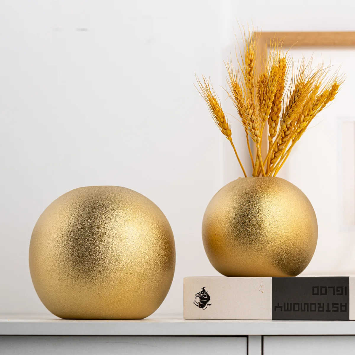 Nordic Silver Golden Elegance Ceramic Sphere Vase
