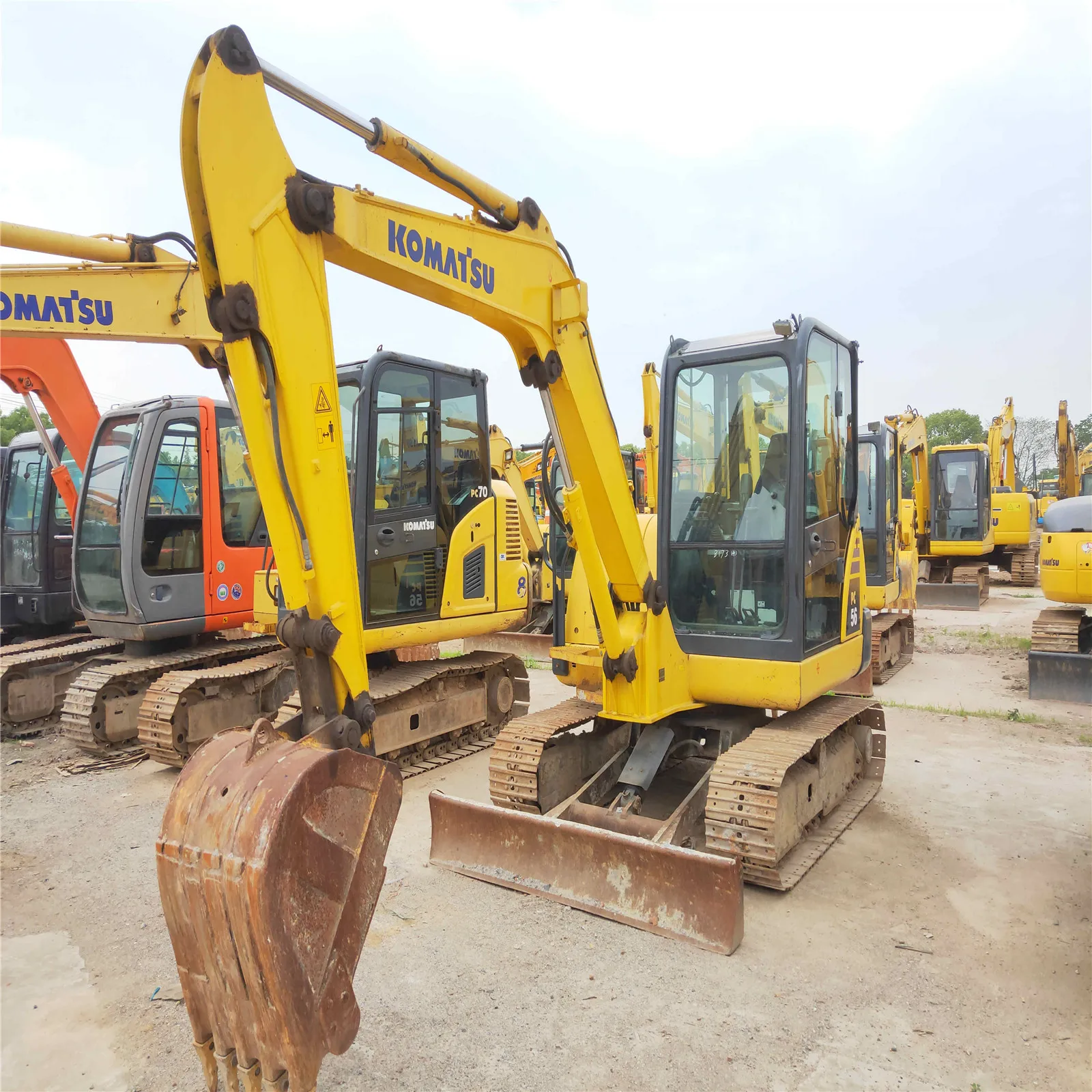Топливные фильтры для экскаваторов komatsu PC30,PC40,PC56-7,PC60-7,PC60-5,PC75,PC100 PC120 для продажи