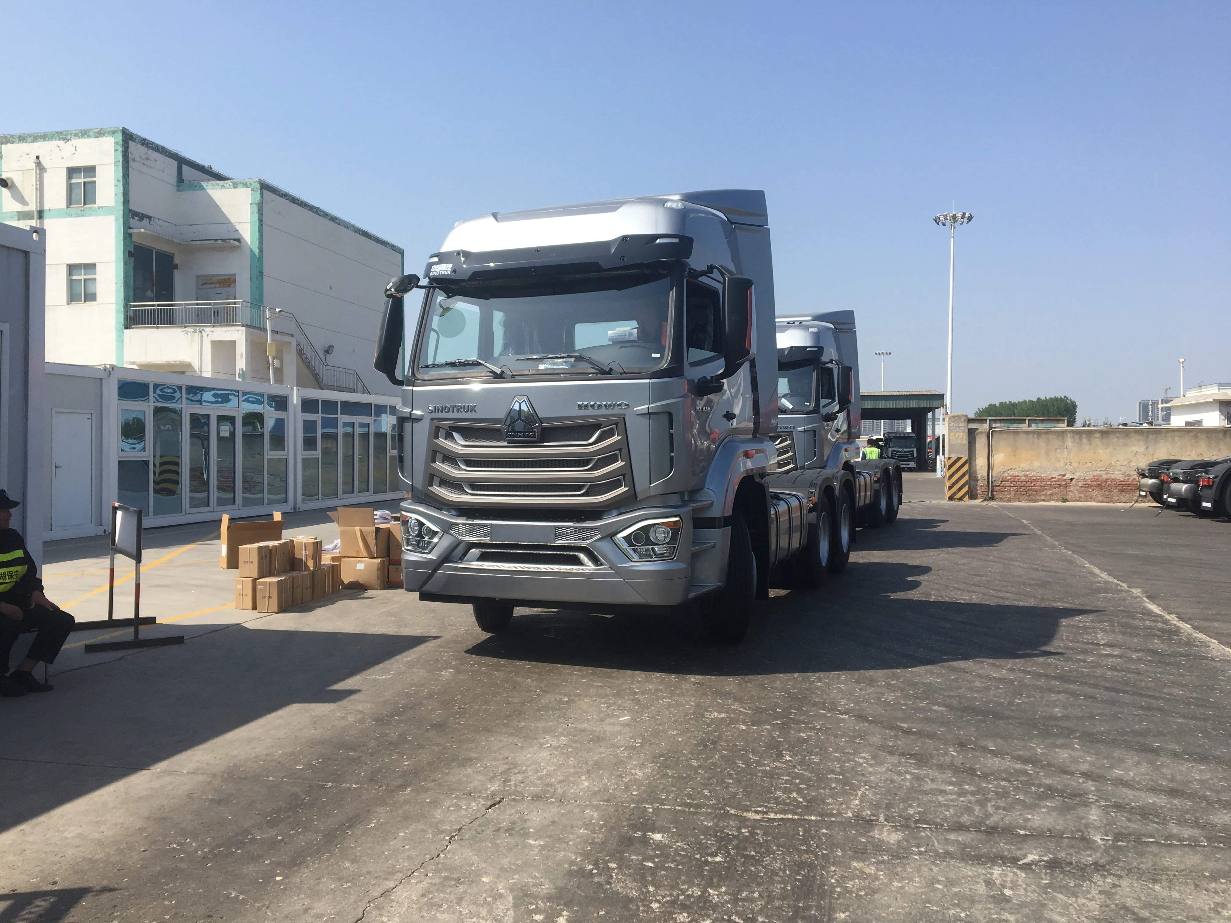 Sinotruck sinotruk 420 howo 371 тягач цена