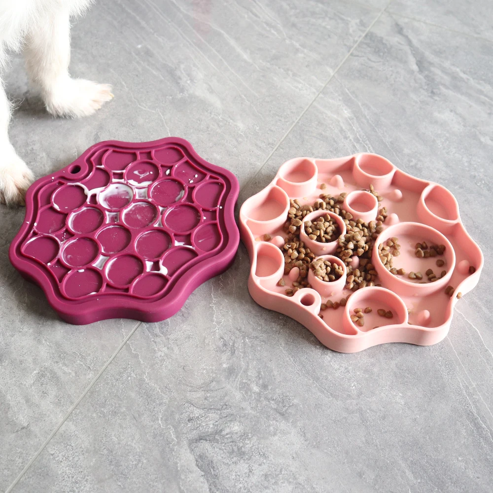 Custom BPA Free 2 In 1 Pet Licking Mats Slow Feeder Silicone Dog Bowl Pet Silicone Bowl