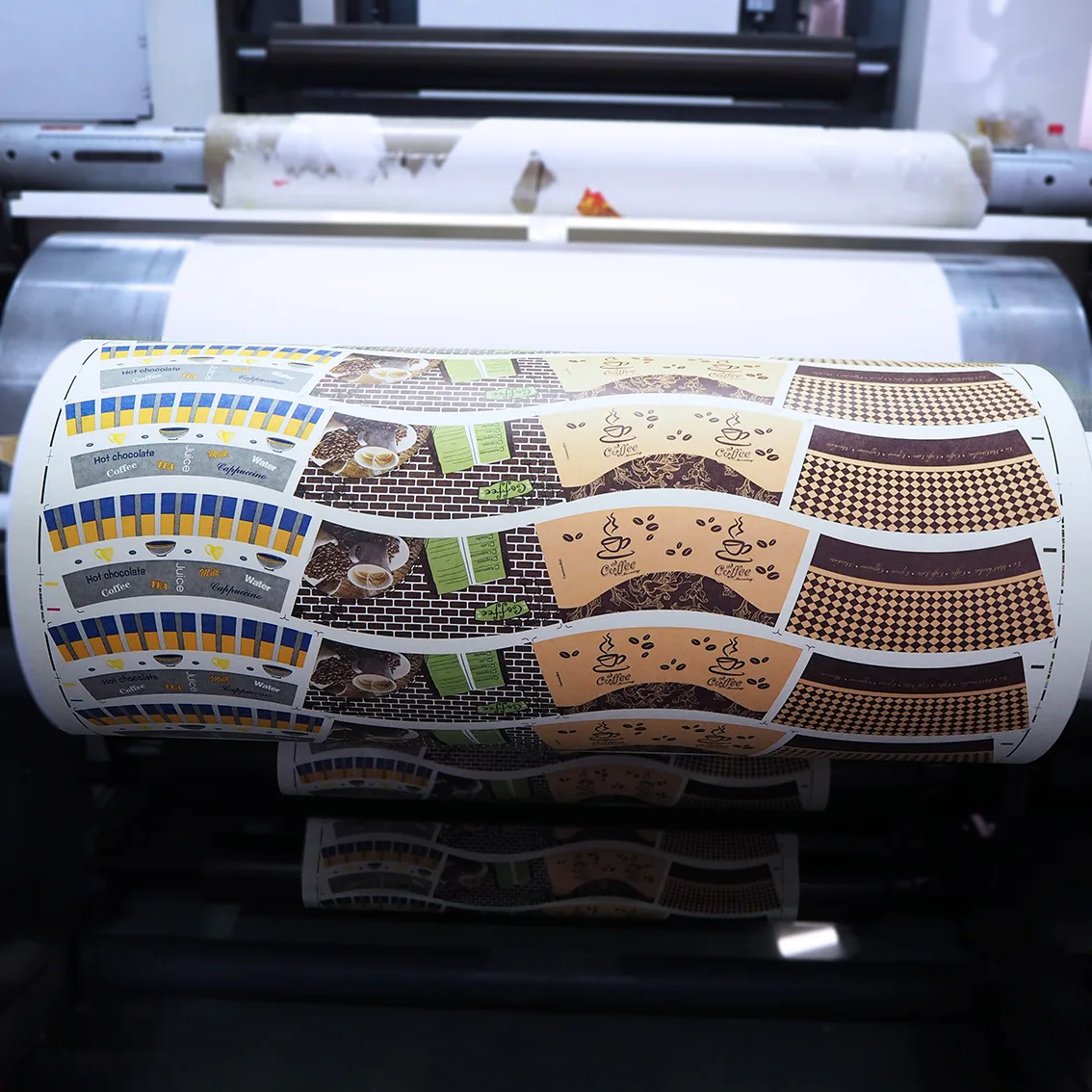 Eco-friendly PE coated cup paper material printing 2.5oz -22oz beverage paper cup fans