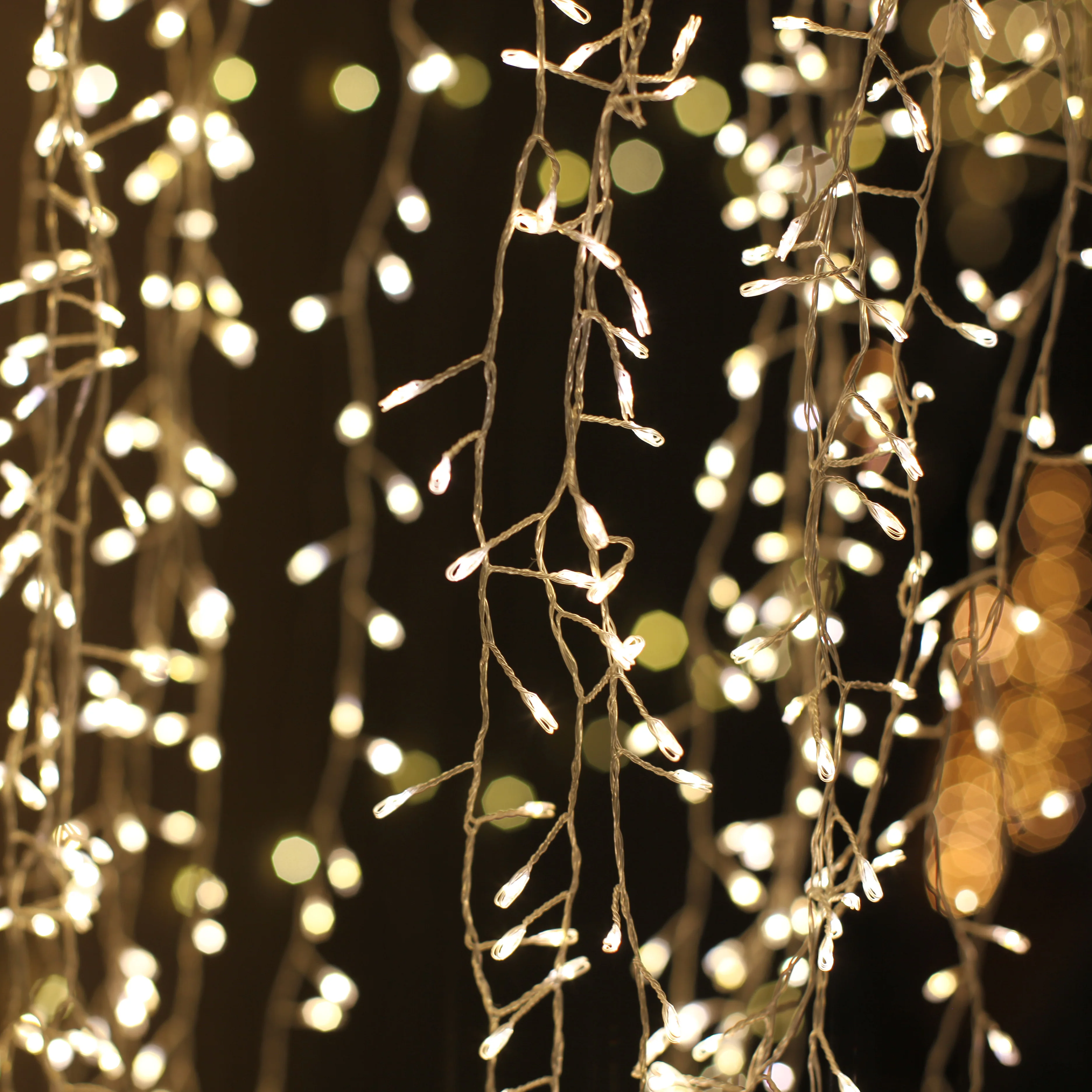 Newish outdoor christmas decoration dia30cm*H100cm cluster copper wire falls light with 550 micro warm LED, IP44 GS adapter