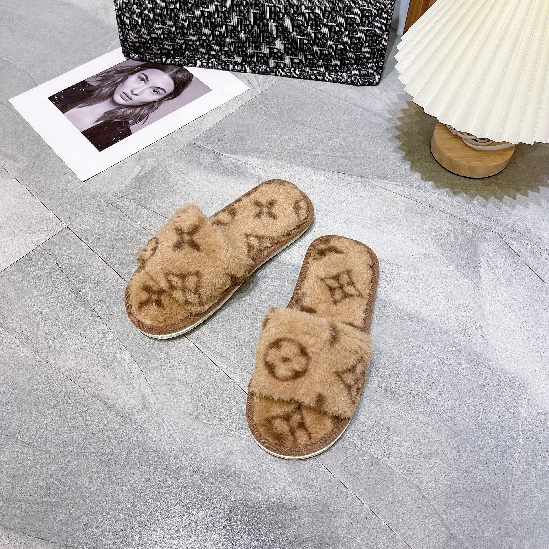 wholesalers hot indoor slippers 2024 plush fuzzy slippers for women warm winter home house femmes customization