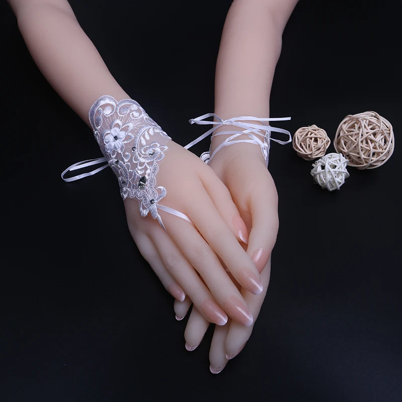 Wholesale fashion pearl flower short wedding gloves bridal tulle lace gloves wedding accessories women