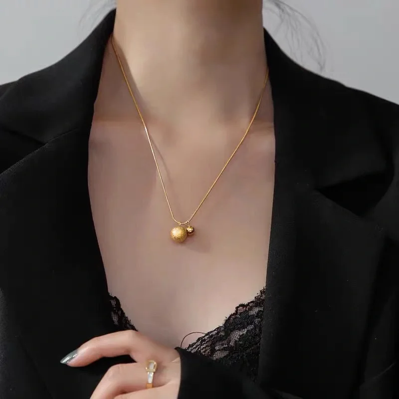 Korean Style Titanium Steel 2023 New Ins Cold Gold Two Frosted Solid Ball Necklace Clavicle Chain Jewelry