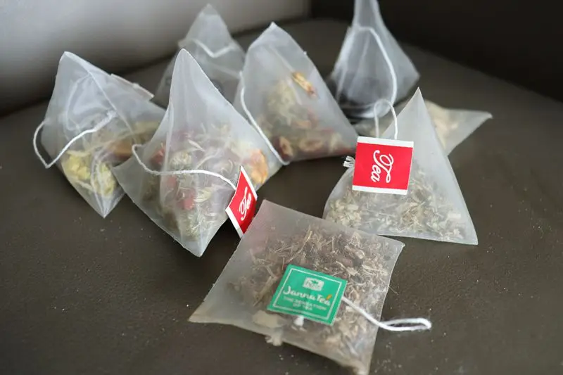 Most Popular Automatic Tea Bag Triangle Packaging Price Small Ultrasonic Tea Packing Machine with String