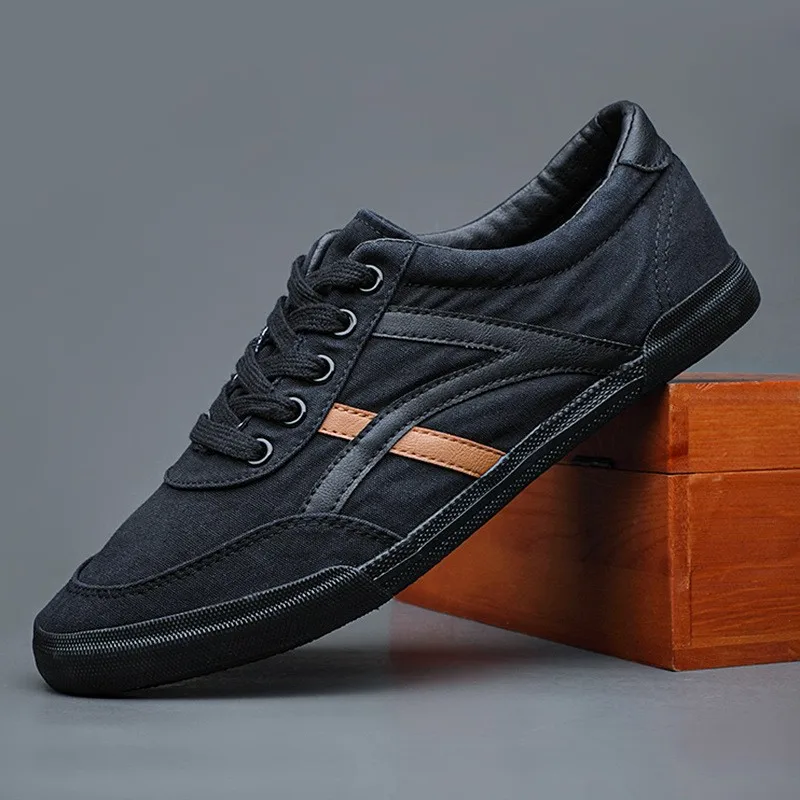 2023 New Style of Casual Walking Shoes Man Outdoor Lightweight Flat Shoes Canvas Running Sports Shoes Men