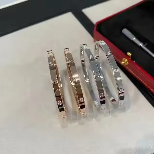 925 Серебряный Роскошный дизайнерский браслет 18k позолоченный с винтовым углом из нержавеющей стали