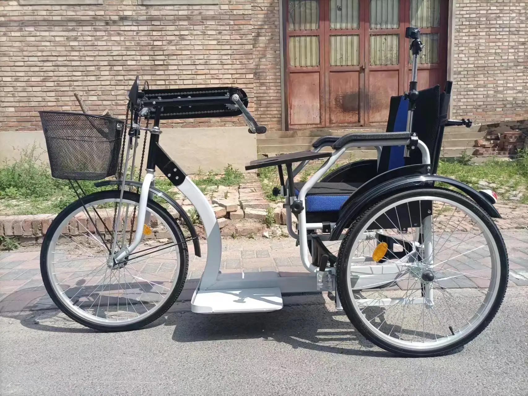 MT-001 Hand Steer Manual Wheelchair Handcycle 3 Wheels Handcycle for Wheelchair