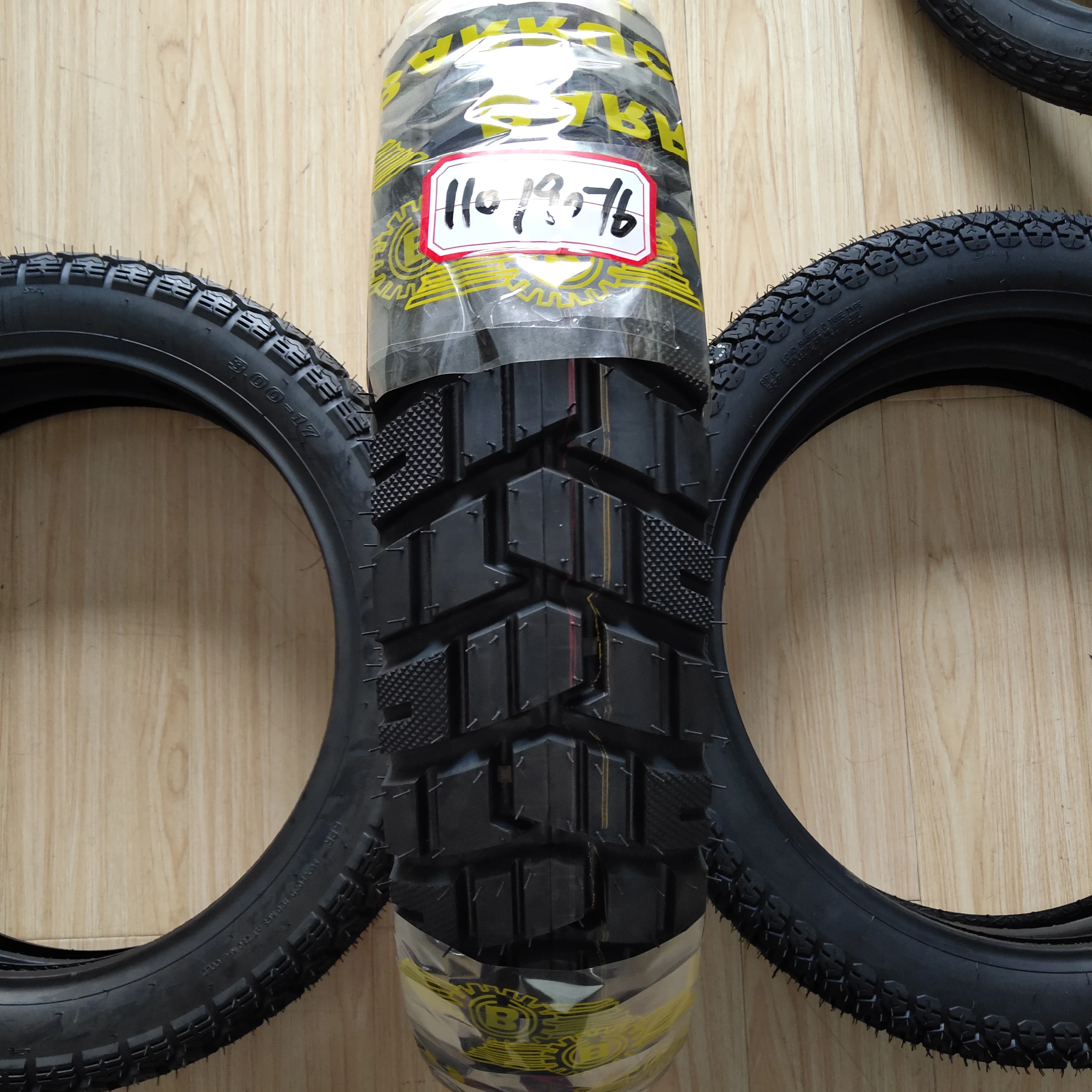 Китай, бескамерная мотоциклетная шина 110/90-16