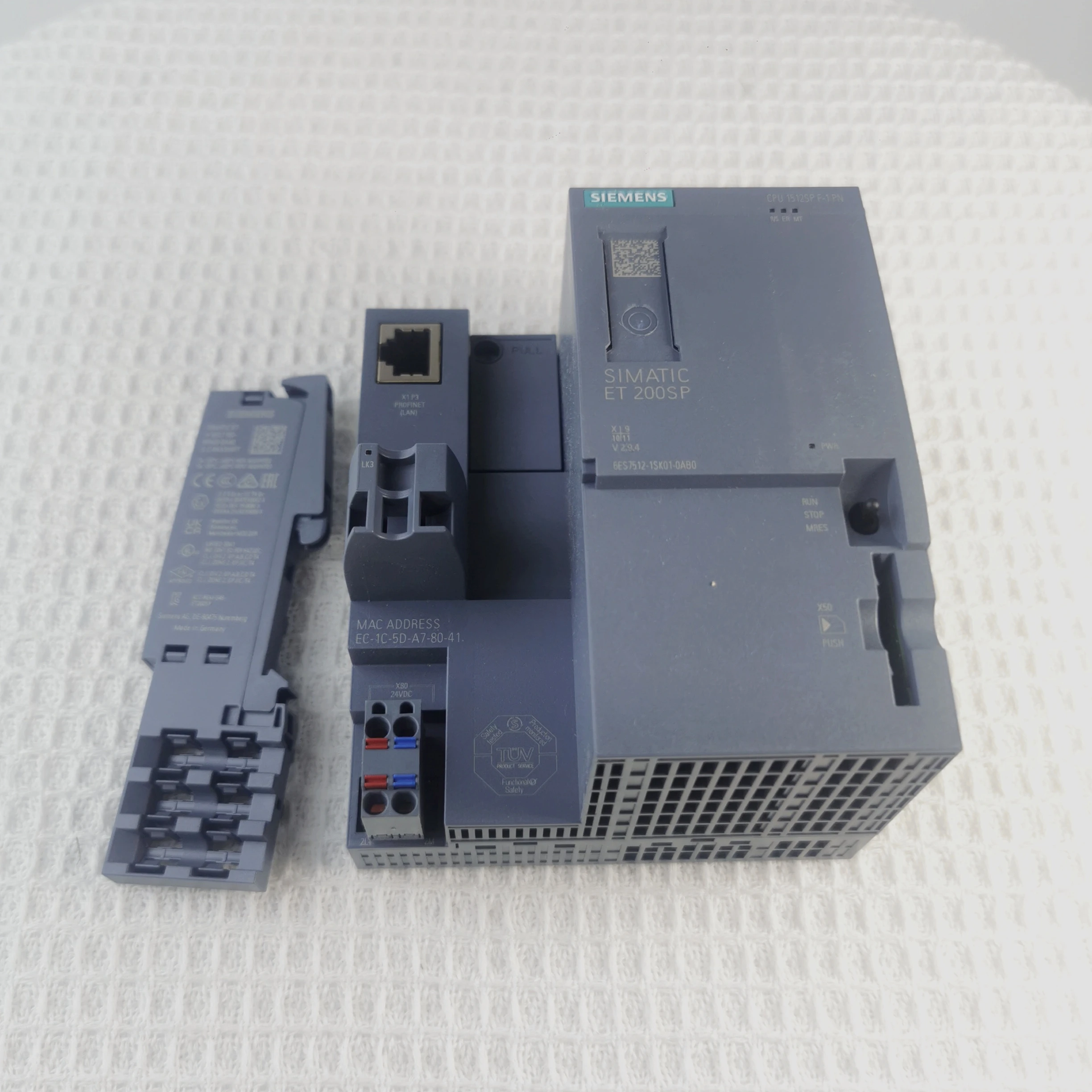 6ES7545-5DA00-0AB0 SIEMENS DP CM PROFIBUS-DP Indicates the module with the PROFIBUS-DP interface of the ET 200SP CPU