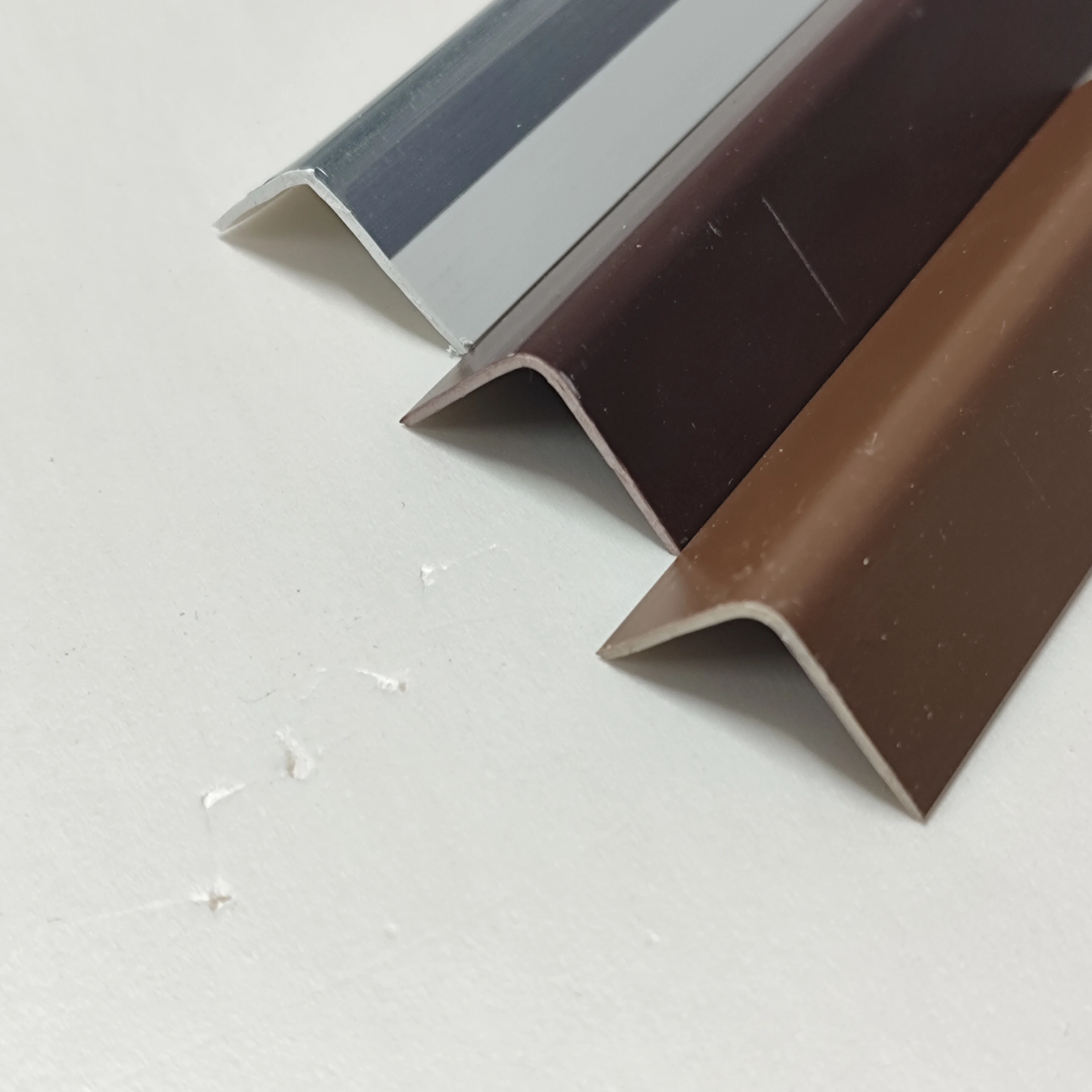 Hot selling model 20x20 Equal Angle PVC Corner Guard Plastic Wall Angle Decoration