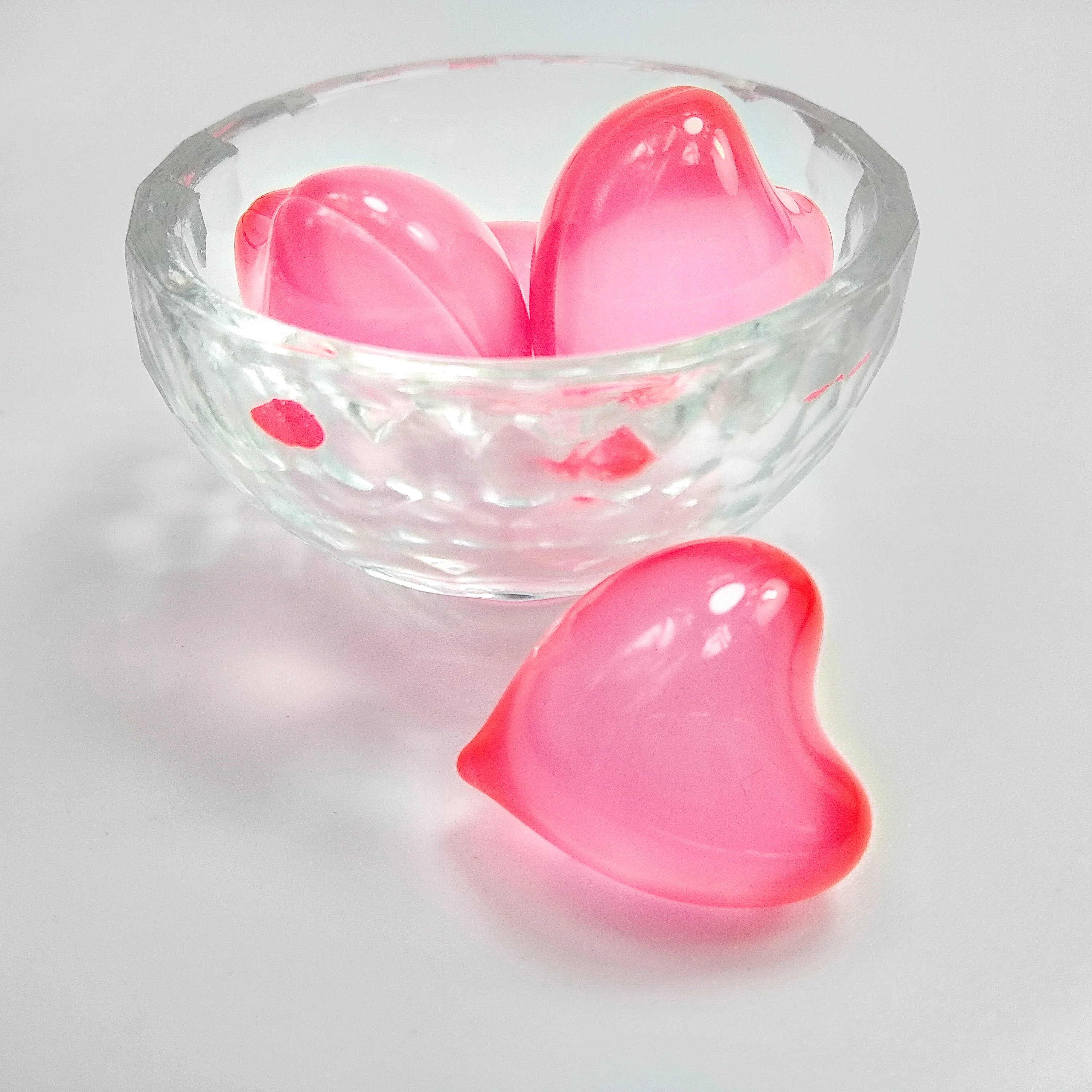 Heart Bath Pearls Oil Capsules Strawberry Scents Bath Oil Beads For Gift Sets
