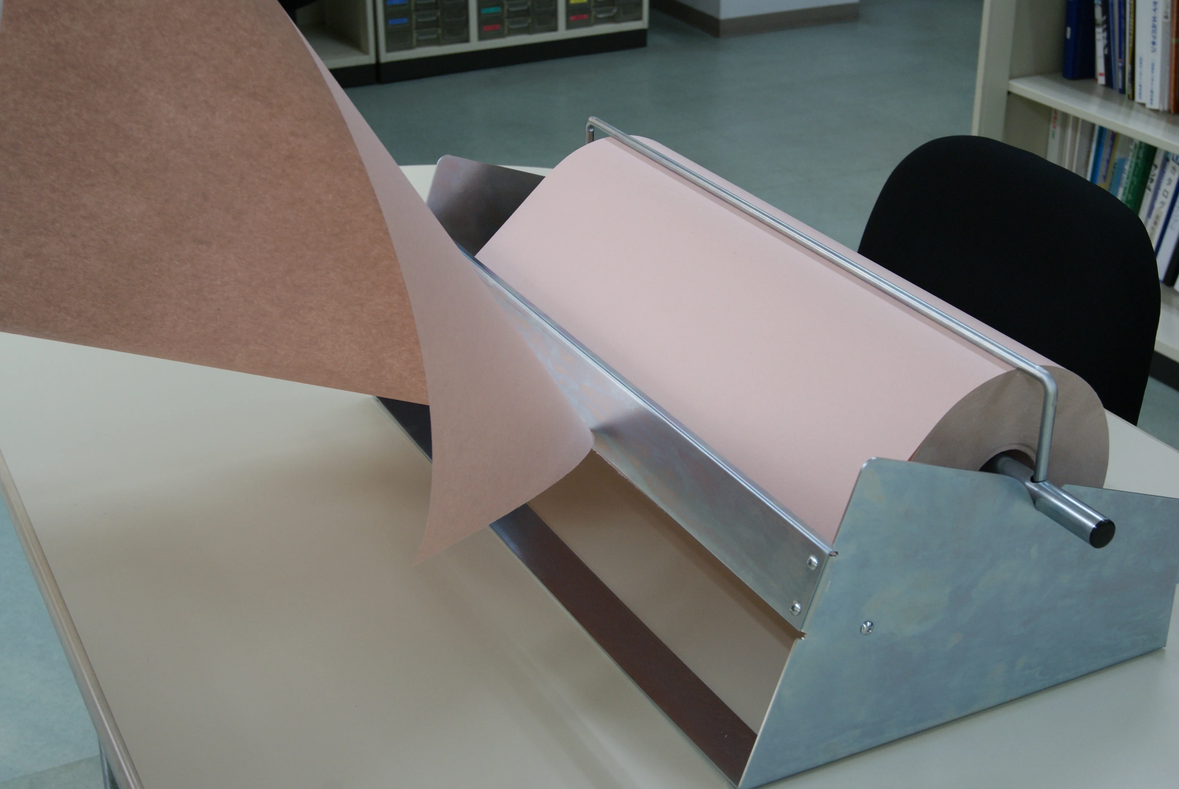 Japanese convenient tape auto cutter craft paper roll dispenser