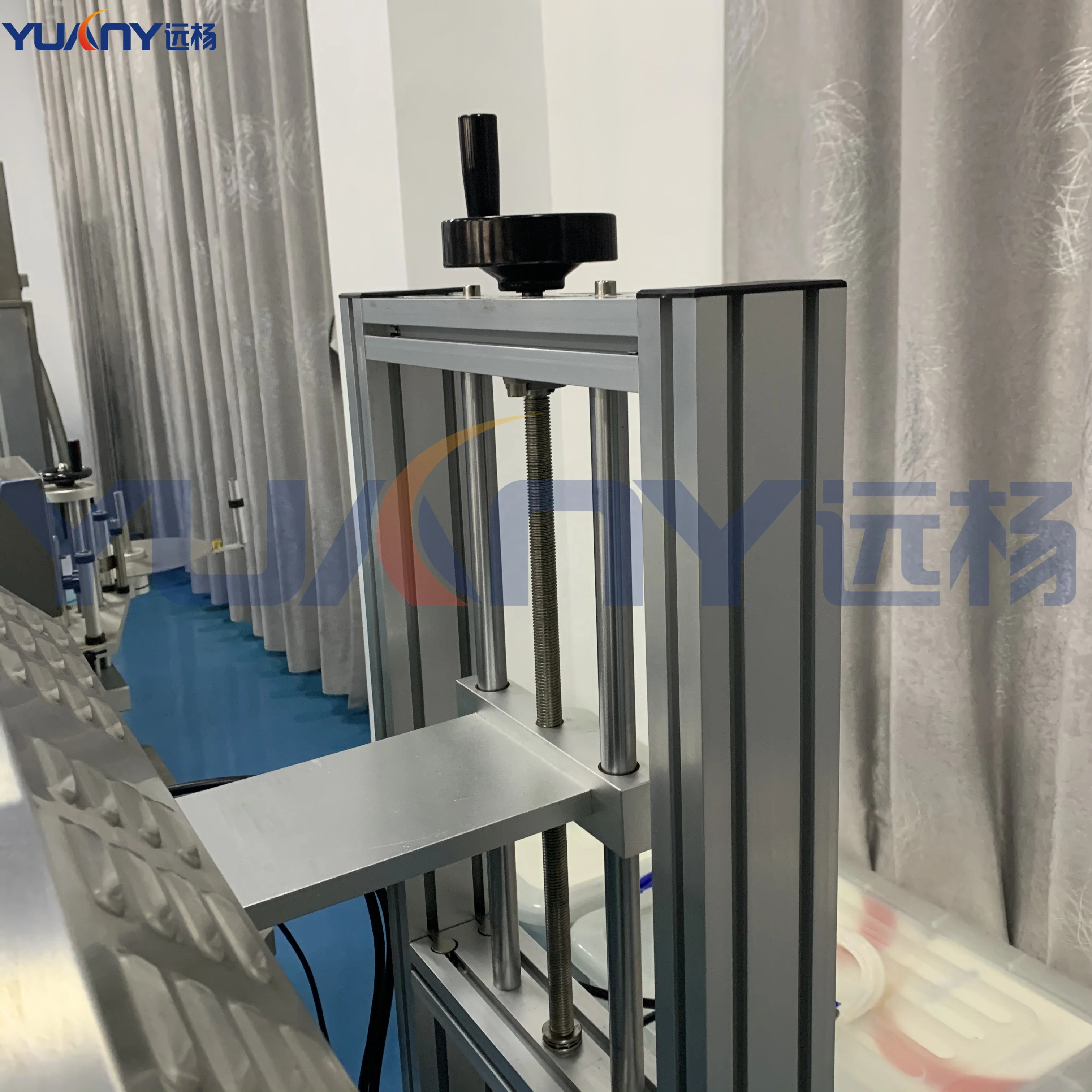 Continuous Automatic Plastic Cap Inner Lining Glass Bottle Aluminum Foil Film Sealer Induction Sealing Machine