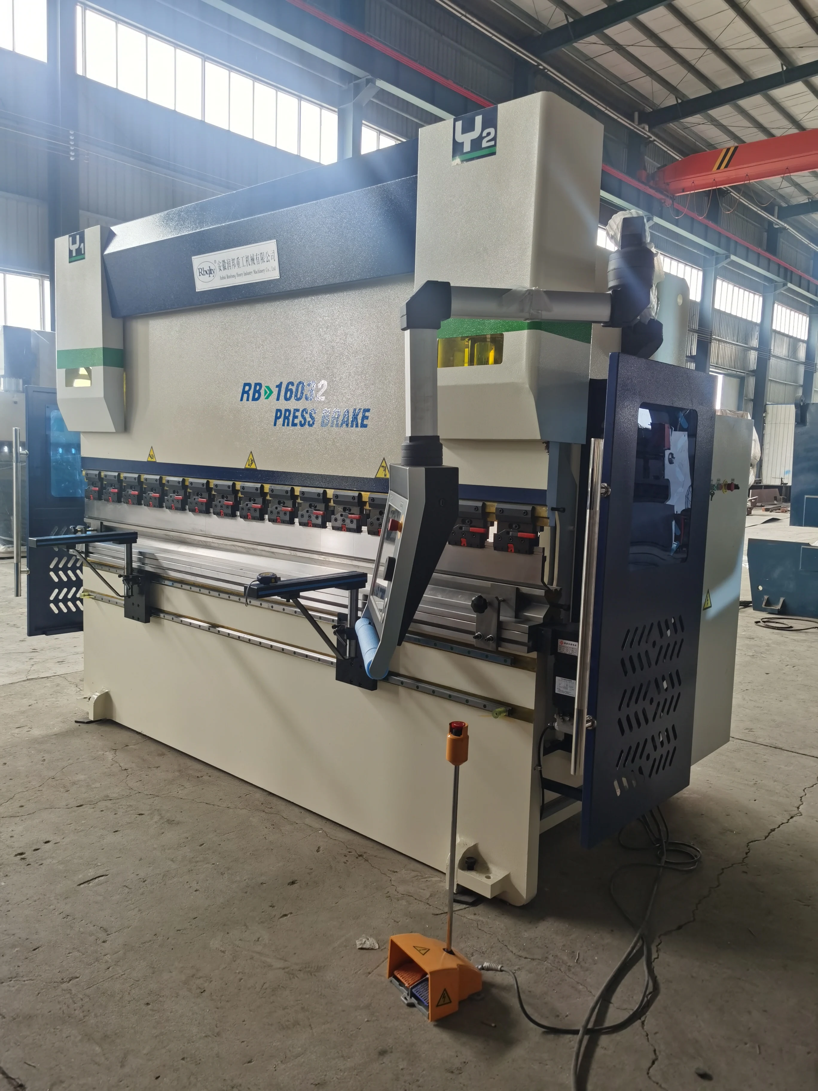  Китайский поставщик Автоматическая CNC DA66T система управления 8 + 1 Ось WE67K-160T/3200 гибочная машина для