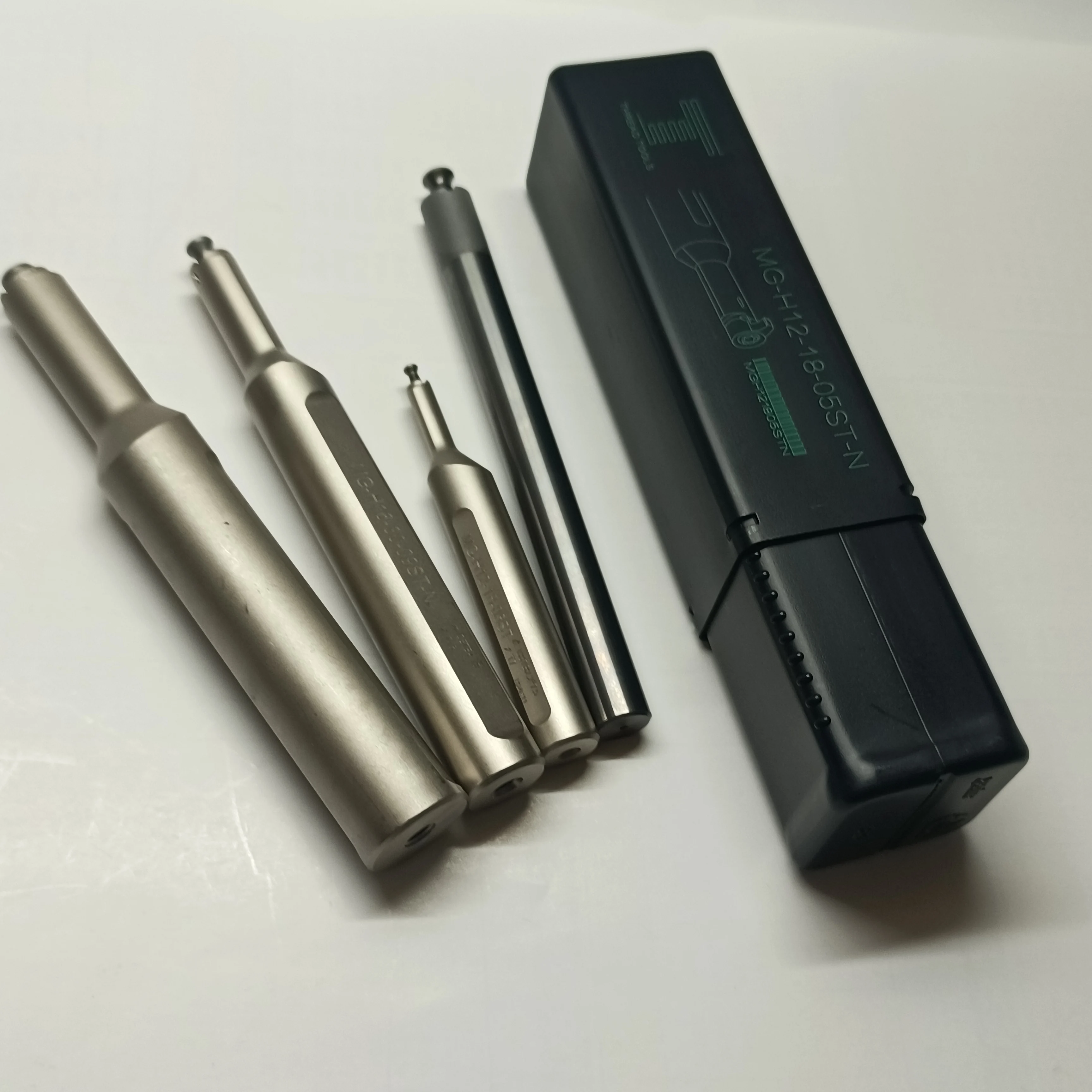 through Shank Type Carbide Milling Cutter with Toolholder