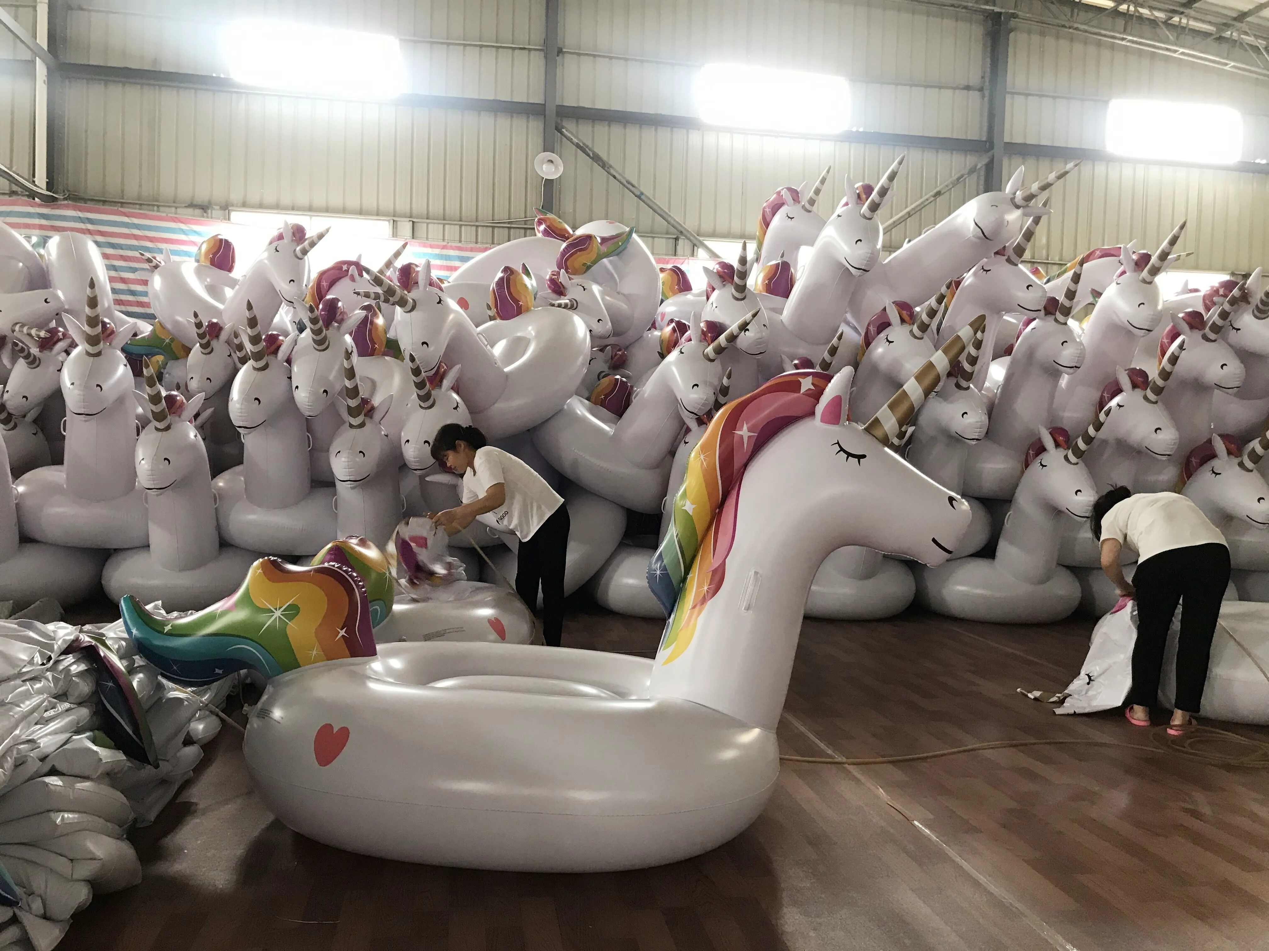 Wholesale Pool Floats Inflatable Unicorn Pool Rider PVC Swimming Inflatable Water Float Rider Big Unicorn Pool Float