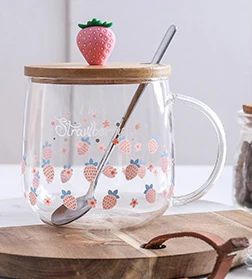 Nordic European INS style borosilicate glass strawberry transparent water coffee milk cup with wooden lid mug