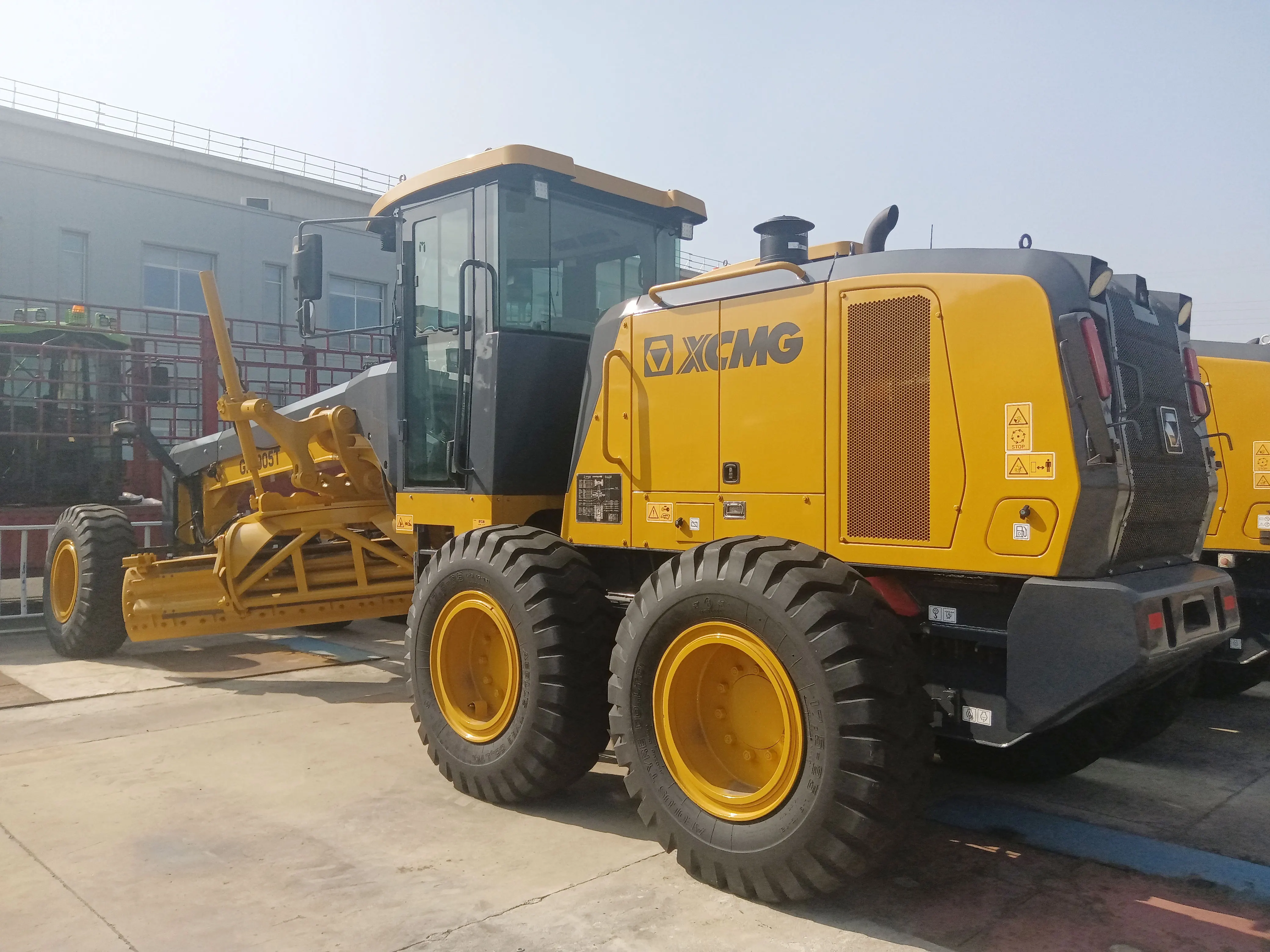 XCMG Official Road Machinery Used Motor Graders GR1905T 140KW Road Grader For Sale