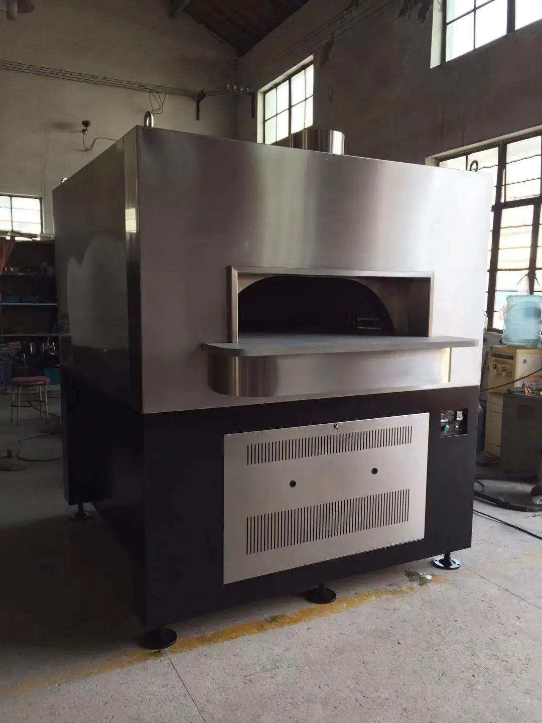 
90 Seconds Bakery commercial Lava Stock rotating pizza oven Wood and Gas Italy 