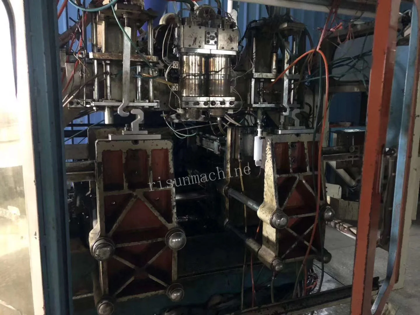  Используется выдувная формовочная машина делает HDPE ПЭТ ПВХ