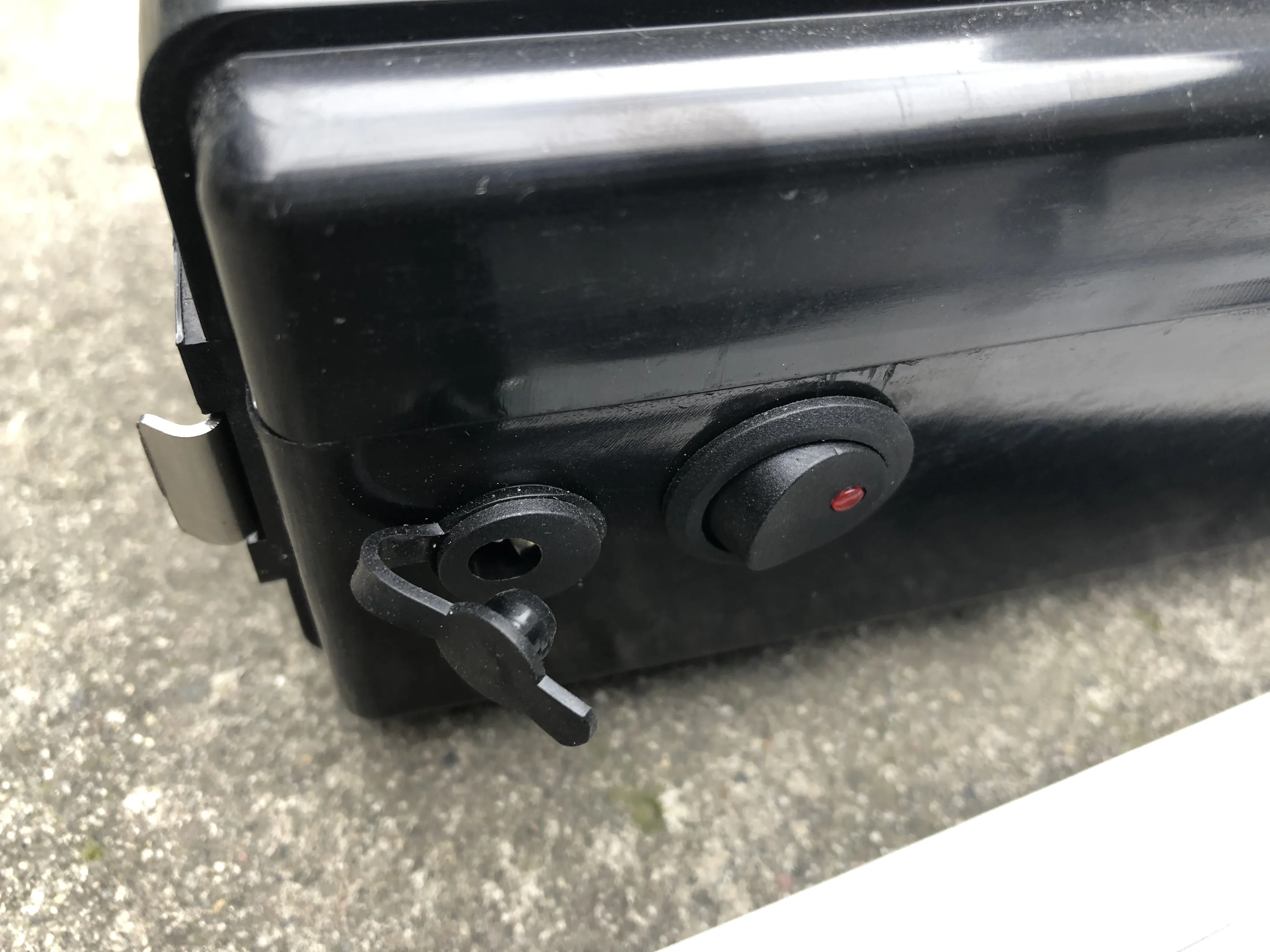 Tire Killers Turkey Remote Control Speed-Bump Spike Barrier Retractable Road Blocker Tyre Killer Portable