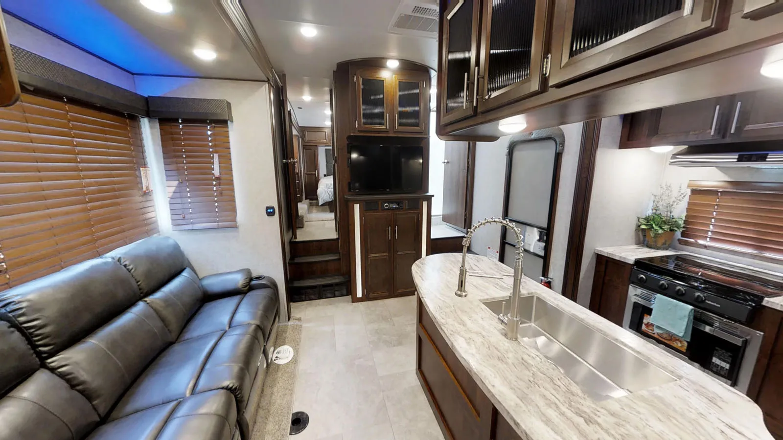 Прицеп для игрушечного буксировщика, 5-е колесо, самоходные конструкции, с шаговым фургоном/задней спальной камерой/отдельным гаражом 12 дюймов, 2020