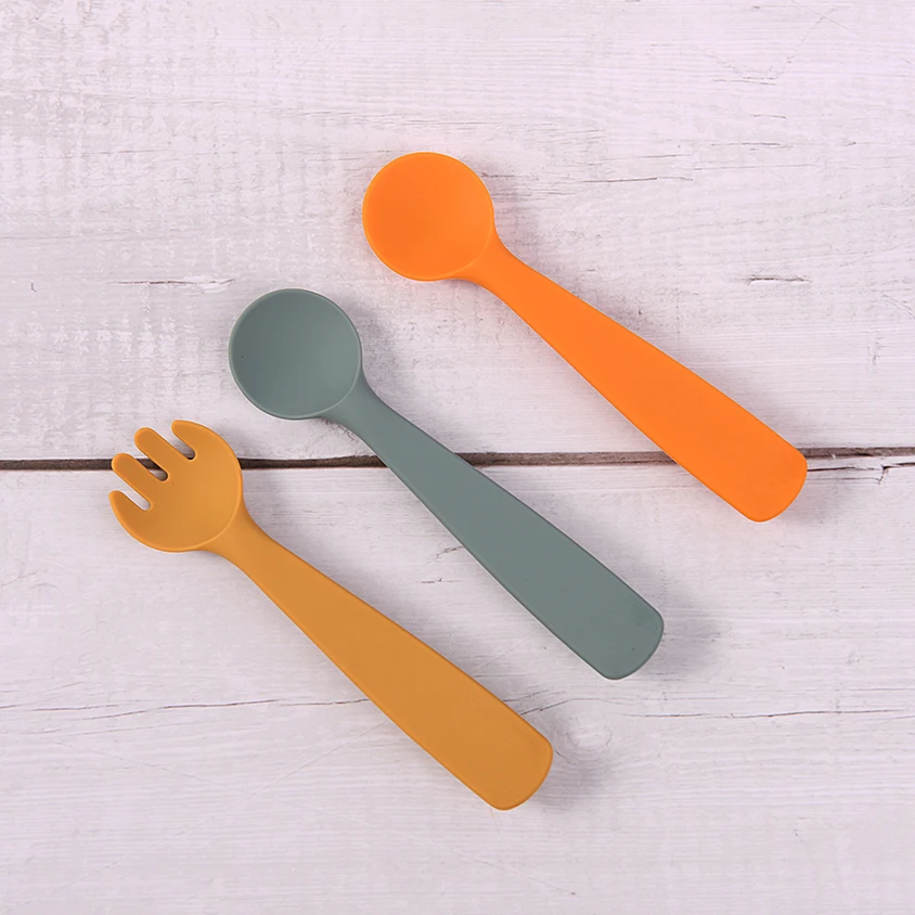 Wholesale Silicone Baby Weaning Spoon First Kids Feeding Utensil BPA Free Silicone Baby Spoon and Fork Set