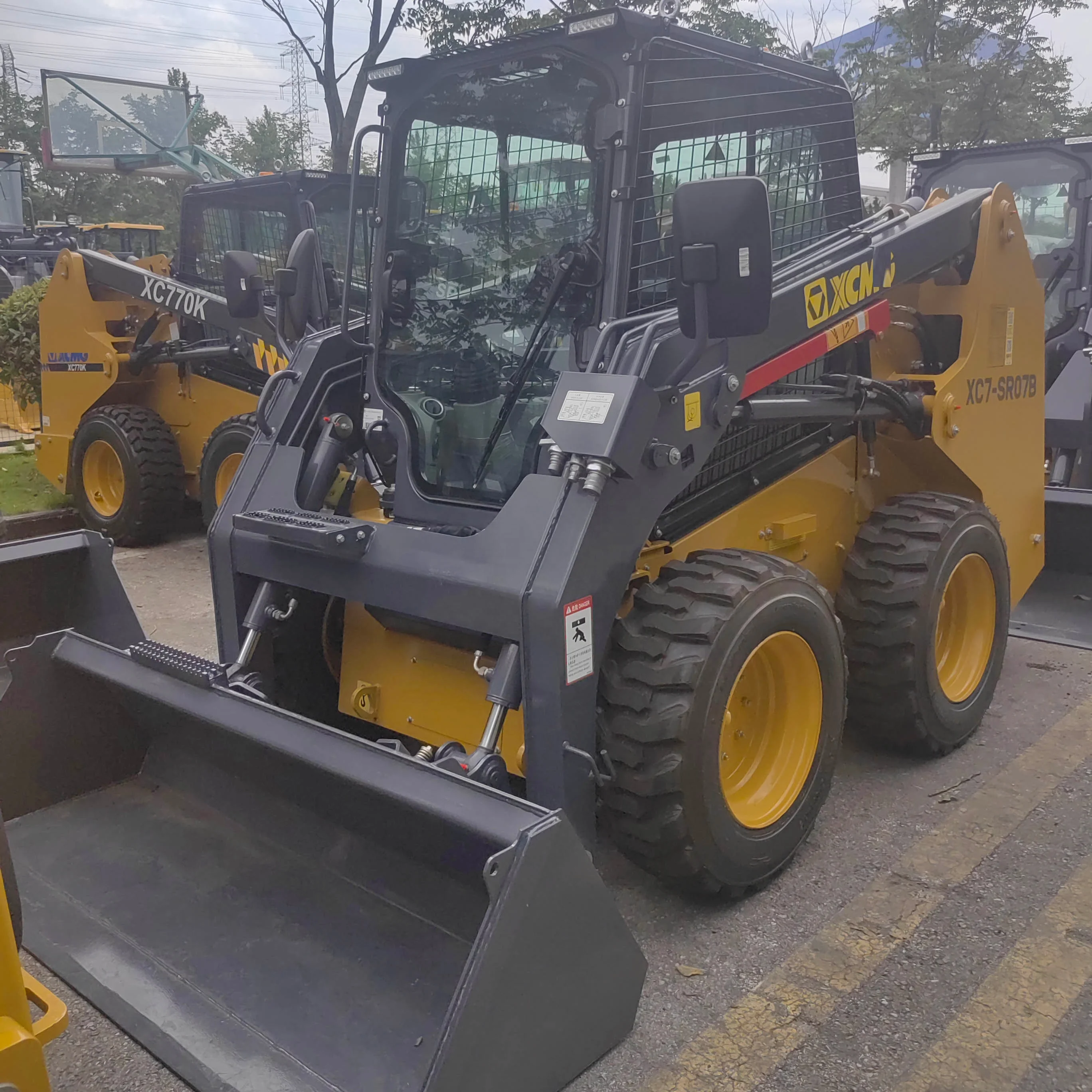 Китай низкая цена погрузчик XC7-SR07 мини-погрузчик с бортовым поворотом быстрая доставка