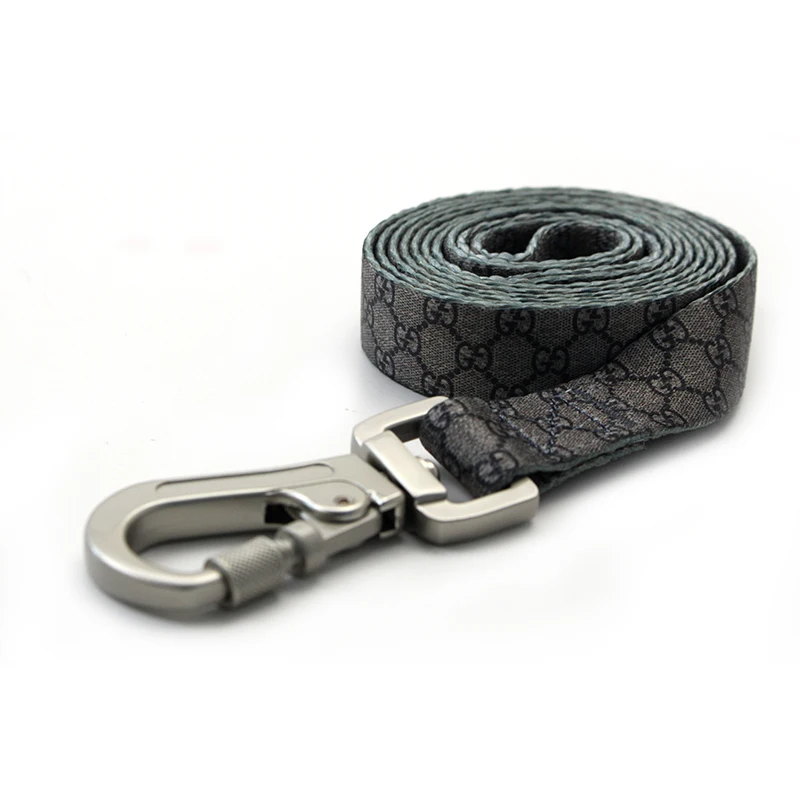 
Free Sample Fashion Custom Pet Products Made To Order Locking Swivel Carabiner Designer Dog Leash 