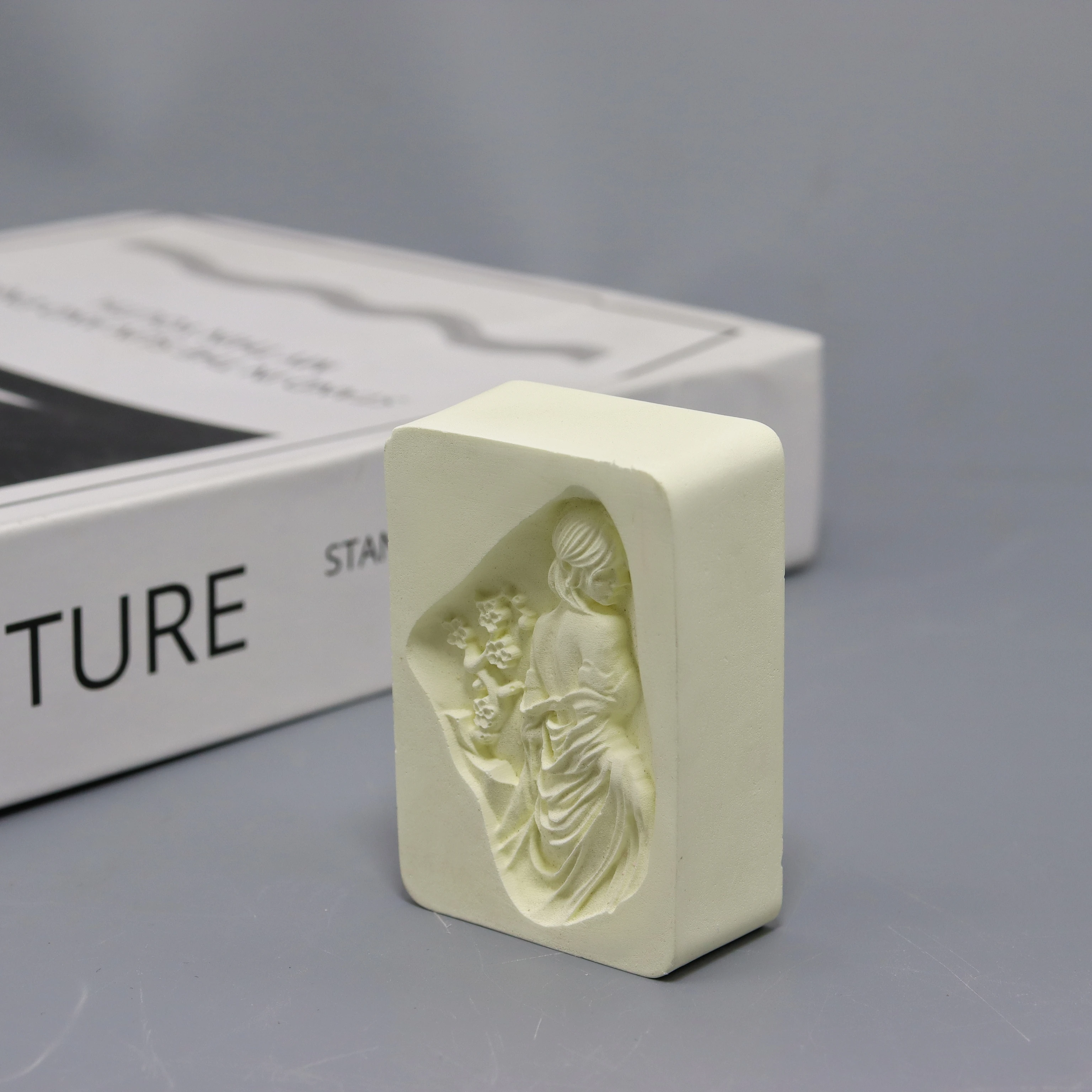 Hot Selling Stocked Gypsum Shaped Aromatherapy Stone Porcelain Fragrance Oil Diffuser Air Freshener