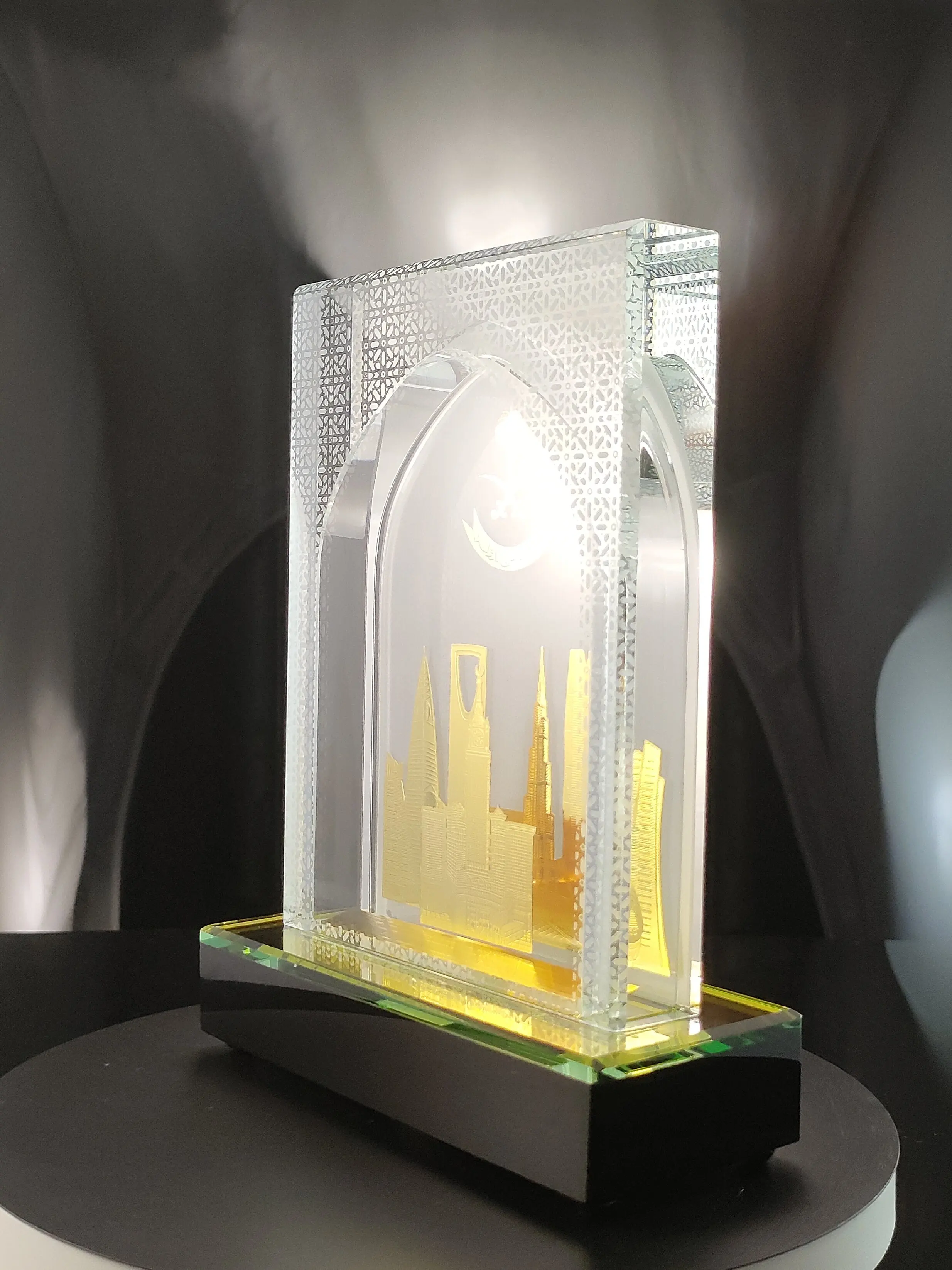 New Trend Crystal Trophy Award with Scenery of Saudi Arabia Crystal Plaque square Mirror with Light Base