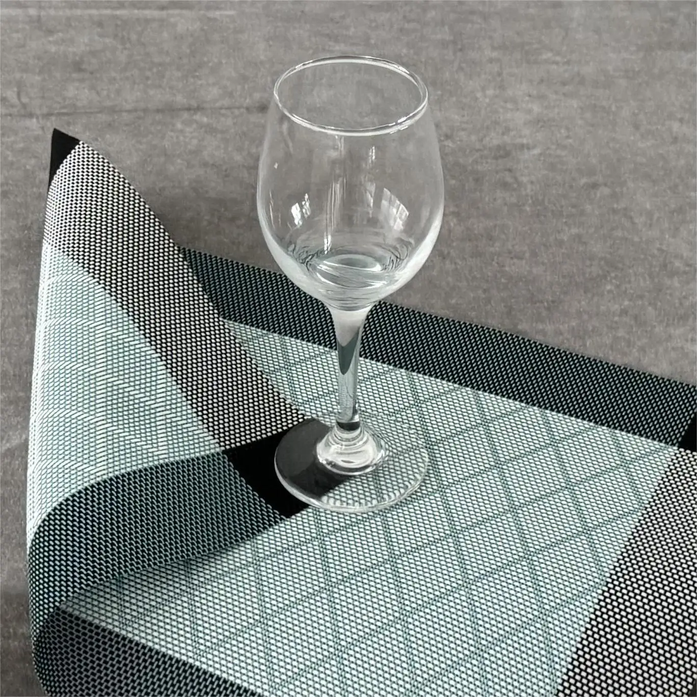 European Modern Simple Argyle Pattern Western PVC Woven Four Corner Frame Doily Table Mat Fabric Placemat Wholesale