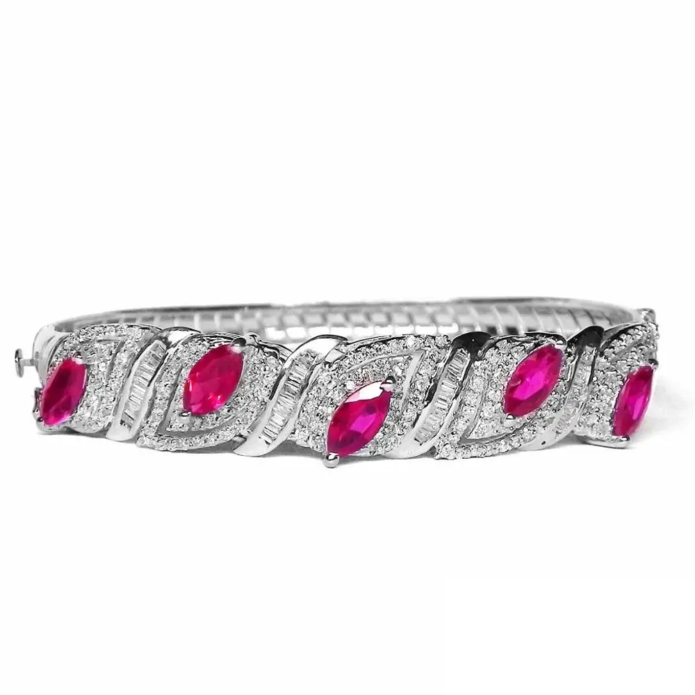 This Beautiful Bracelet is Crafted with Certified Diamonds 3.10 Cts & Stone (2.10) with 25.350 Grms 100% Hallmarked HUID Gold.