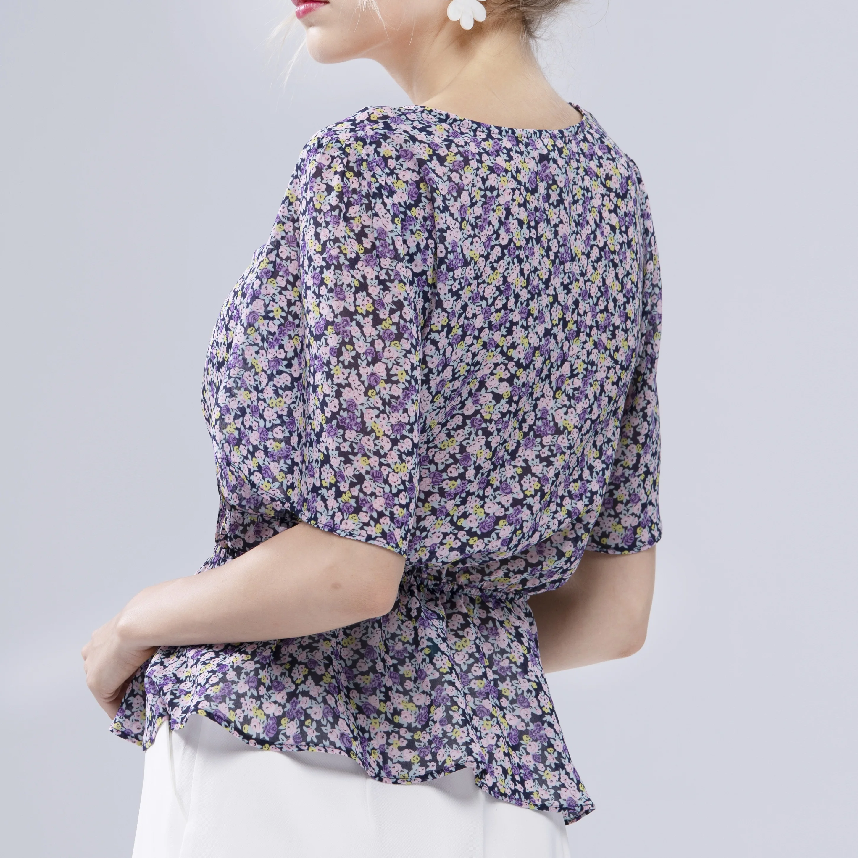 Женская одежда с эластичным поясом, летние повседневные облегающие элегантные блузки с коротким рукавом и цветочным принтом, топы