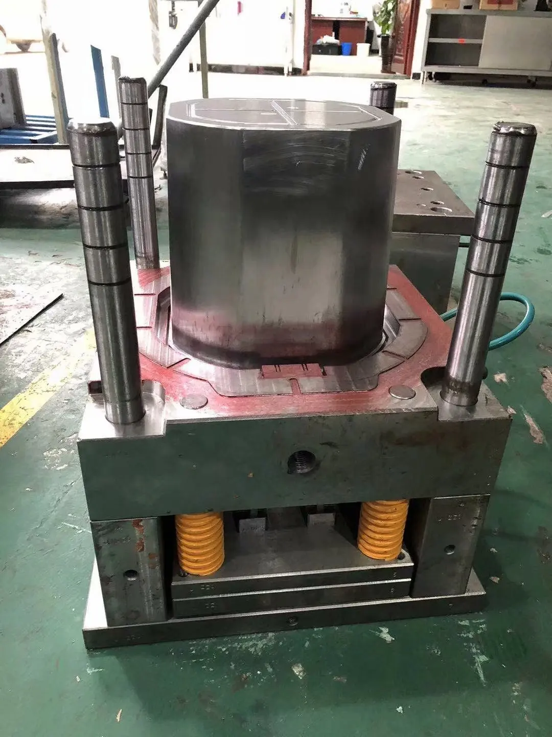 Engineering  Plastic Bucket Mould