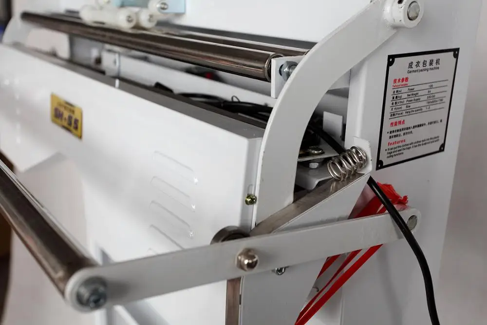 
Laundry clothes packing machine 