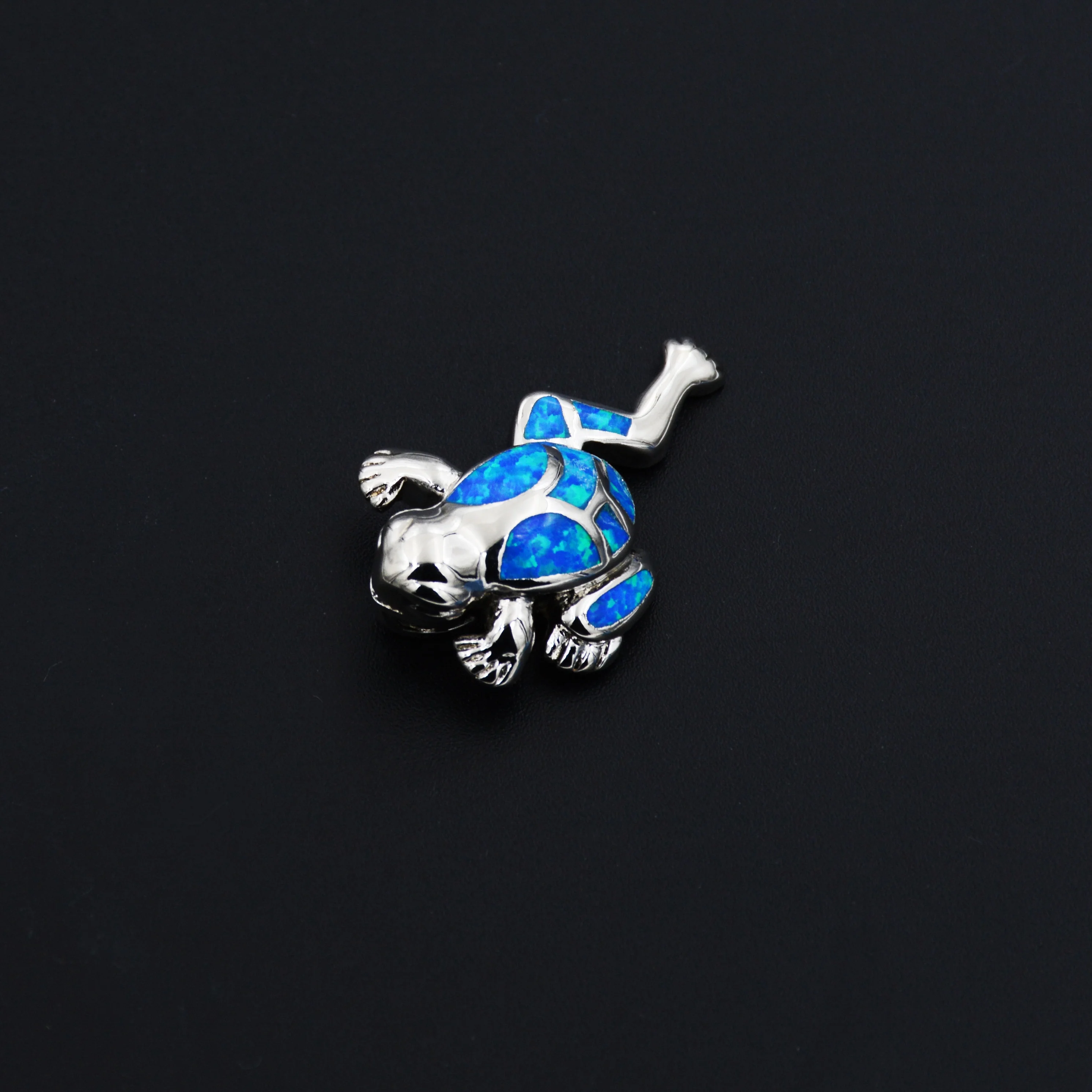Jewelry Factory Wholesale Blue Green Fire Opal Frog Pendant Animal Necklace