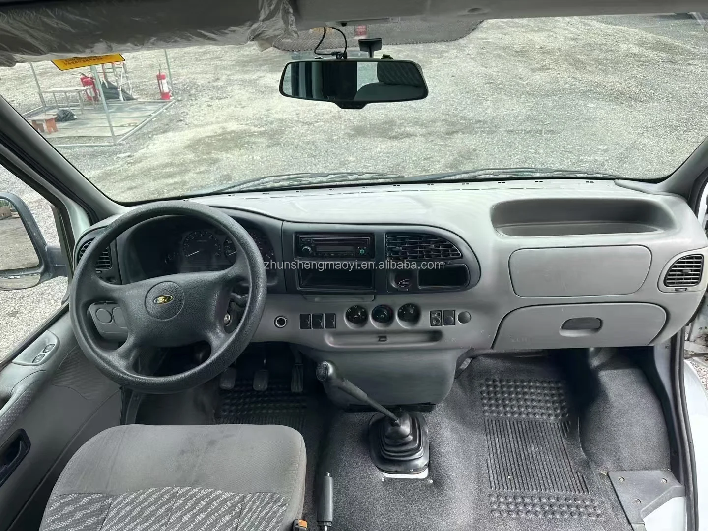 Emission Standards 17-Seat Tourist Bus With Manual Transmission Diesel Fuel-Used