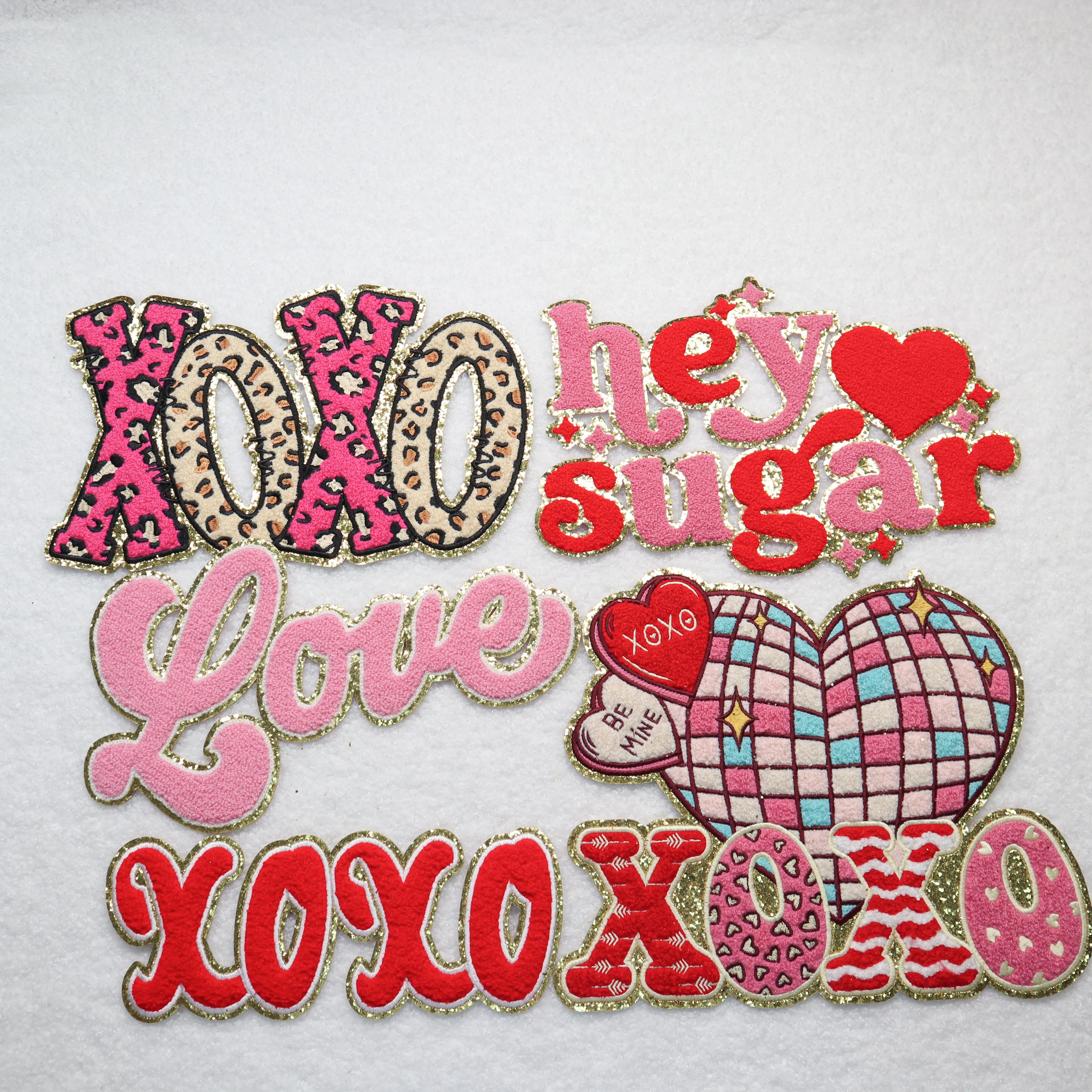 Hot Sale Valentine S Day Chenille Patches Love/Xoxo/Be Mine Iron On Chinese Valentine Heat Patches With Gift 2024