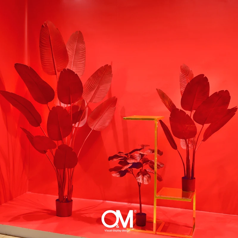 O&M Display Design Metal Display Stand Props New Year Window Decorations shop window display stands